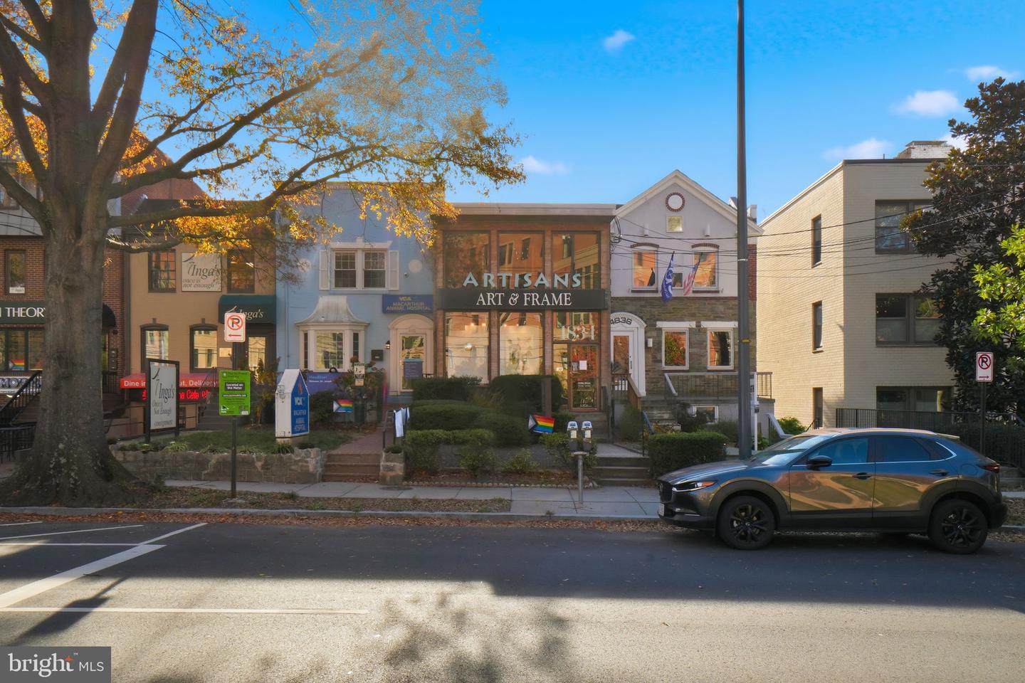 1430 FOXHALL RD NW, WASHINGTON, District Of Columbia 20007, 4 Bedrooms Bedrooms, ,3 BathroomsBathrooms,Residential,For sale,1430 FOXHALL RD NW,DCDC2229264 MLS # DCDC2229264 1430 FOXHALL RD NW, WASHINGTON, District Of Columbia 20007, 4 Bedrooms Bedrooms, ,3 BathroomsBathrooms,Residential,For sale,1430 FOXHALL RD NW,DCDC2229264 MLS # DCDC2229264