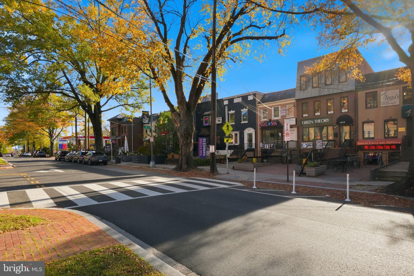 1430 FOXHALL RD NW, WASHINGTON, District Of Columbia 20007, 4 Bedrooms Bedrooms, ,3 BathroomsBathrooms,Residential,For sale,1430 FOXHALL RD NW,DCDC2229264 MLS # DCDC2229264 1430 FOXHALL RD NW, WASHINGTON, District Of Columbia 20007, 4 Bedrooms Bedrooms, ,3 BathroomsBathrooms,Residential,For sale,1430 FOXHALL RD NW,DCDC2229264 MLS # DCDC2229264