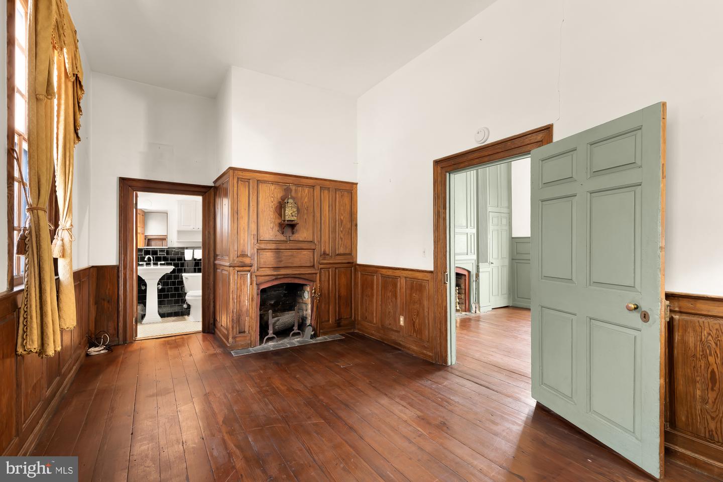 4509 CARLBY LN, ALEXANDRIA, Virginia 22309, 5 Bedrooms Bedrooms, ,3 BathroomsBathrooms,Residential,For sale,4509 CARLBY LN,VAFX2276710 MLS # VAFX2276710