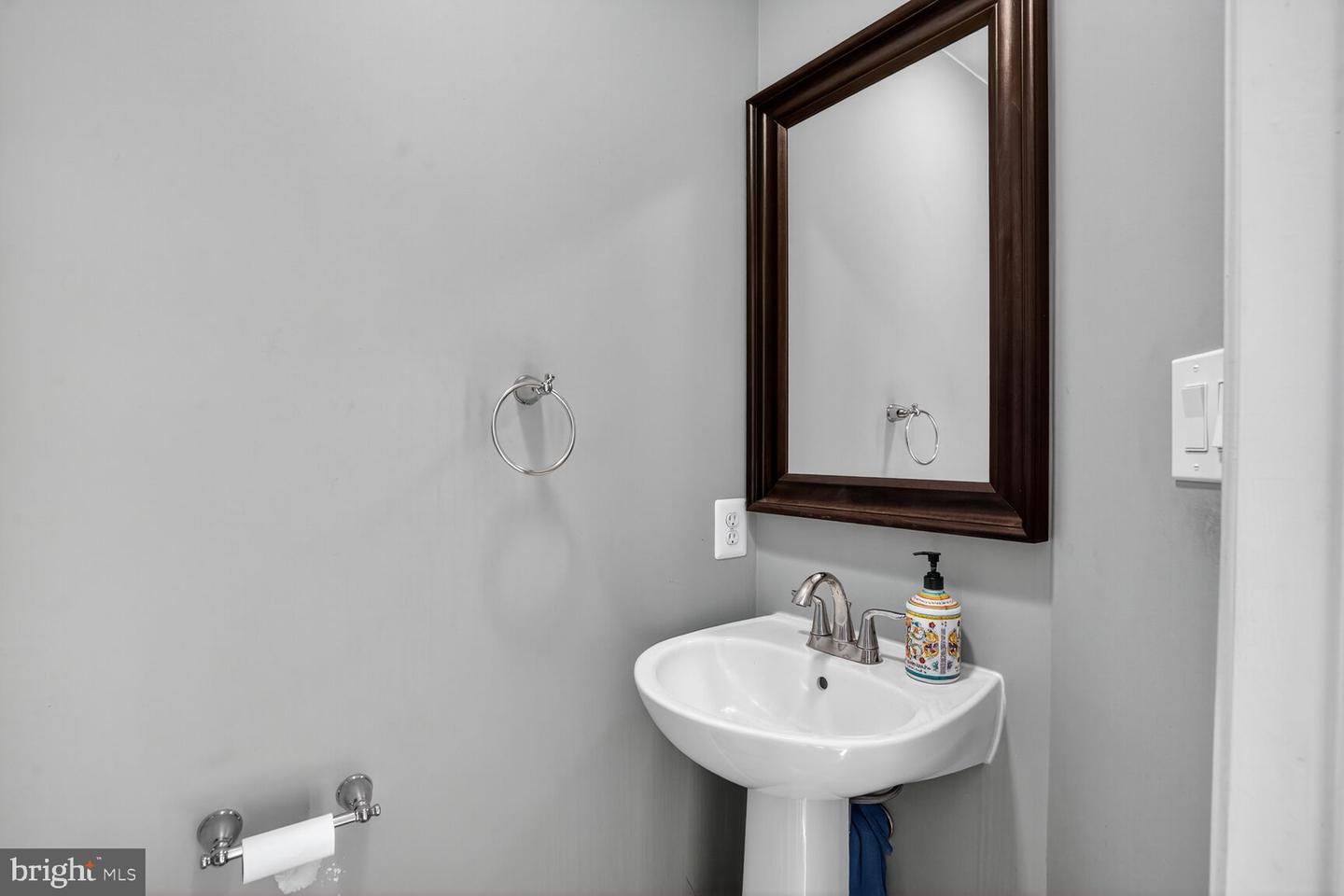 3544 MOON WAY, WOODBRIDGE, Virginia 22193, 3 Bedrooms Bedrooms, ,2 BathroomsBathrooms,Residential,For sale,3544 MOON WAY,VAPW2106860 MLS # VAPW2106860 3544 MOON WAY, WOODBRIDGE, Virginia 22193, 3 Bedrooms Bedrooms, ,2 BathroomsBathrooms,Residential,For sale,3544 MOON WAY,VAPW2106860 MLS # VAPW2106860