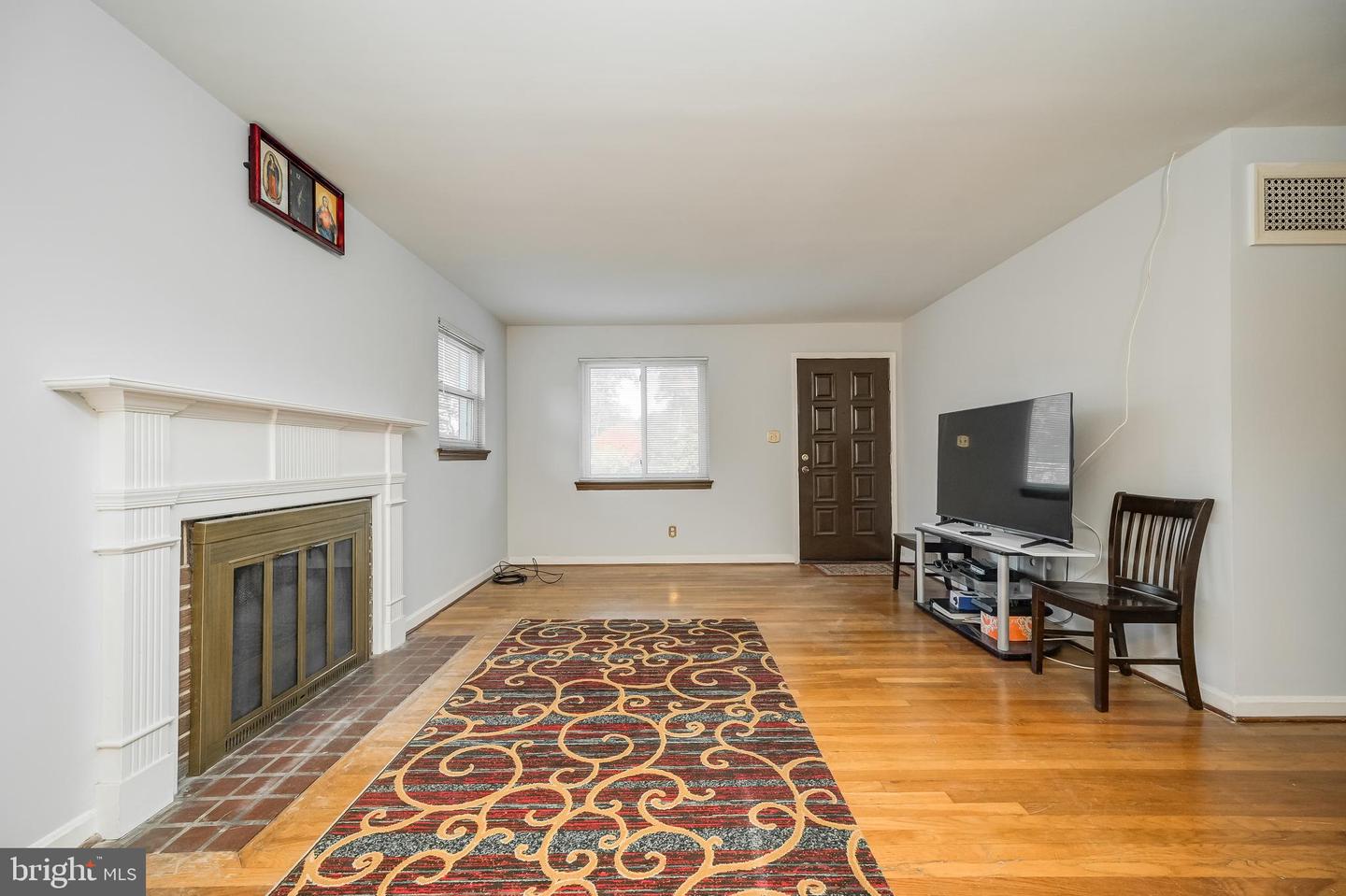 3215 PARKWOOD TER, FALLS CHURCH, Virginia 22042, 6 Bedrooms Bedrooms, ,3 BathroomsBathrooms,Residential,For sale,3215 PARKWOOD TER,VAFX2276858 MLS # VAFX2276858 3215 PARKWOOD TER, FALLS CHURCH, Virginia 22042, 6 Bedrooms Bedrooms, ,3 BathroomsBathrooms,Residential,For sale,3215 PARKWOOD TER,VAFX2276858 MLS # VAFX2276858