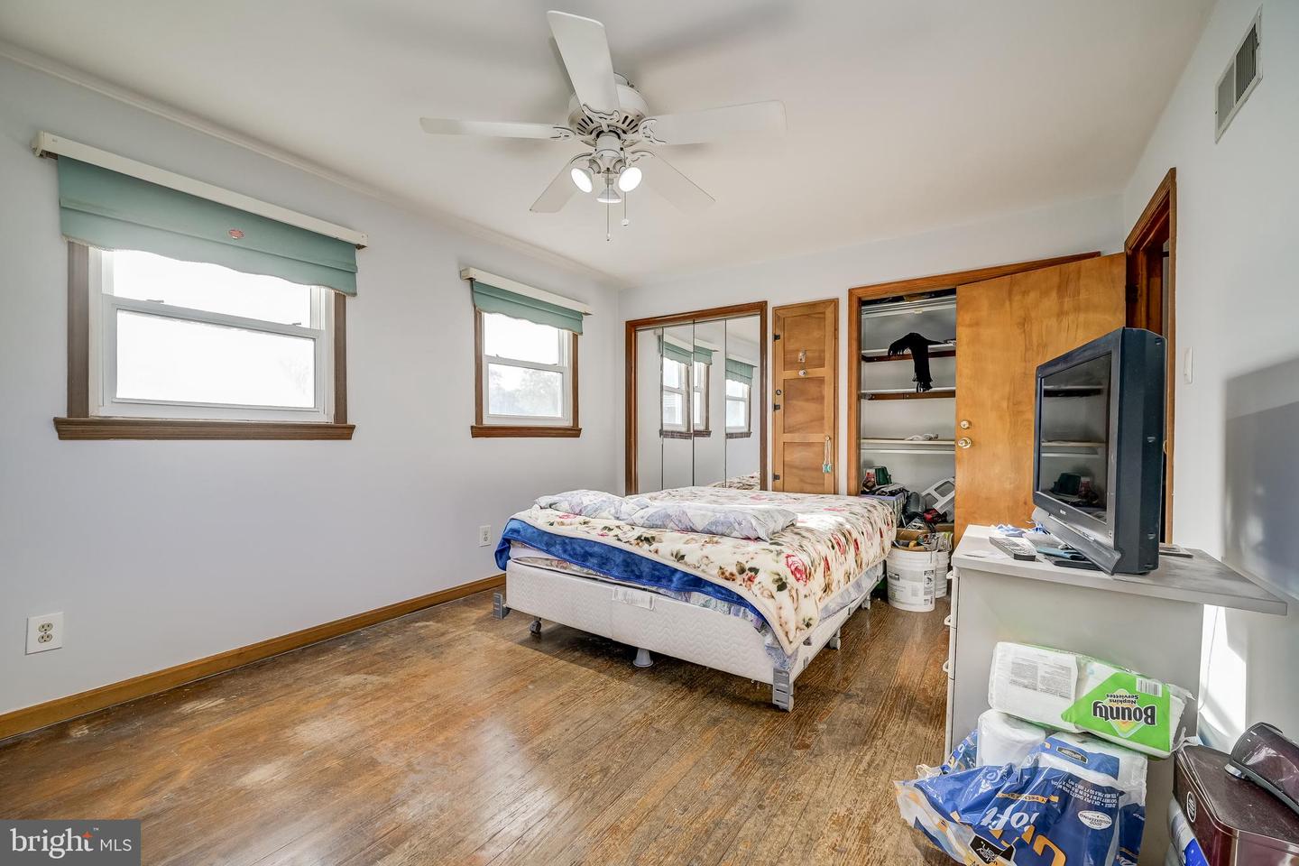 3215 PARKWOOD TER, FALLS CHURCH, Virginia 22042, 6 Bedrooms Bedrooms, ,3 BathroomsBathrooms,Residential,For sale,3215 PARKWOOD TER,VAFX2276858 MLS # VAFX2276858 3215 PARKWOOD TER, FALLS CHURCH, Virginia 22042, 6 Bedrooms Bedrooms, ,3 BathroomsBathrooms,Residential,For sale,3215 PARKWOOD TER,VAFX2276858 MLS # VAFX2276858