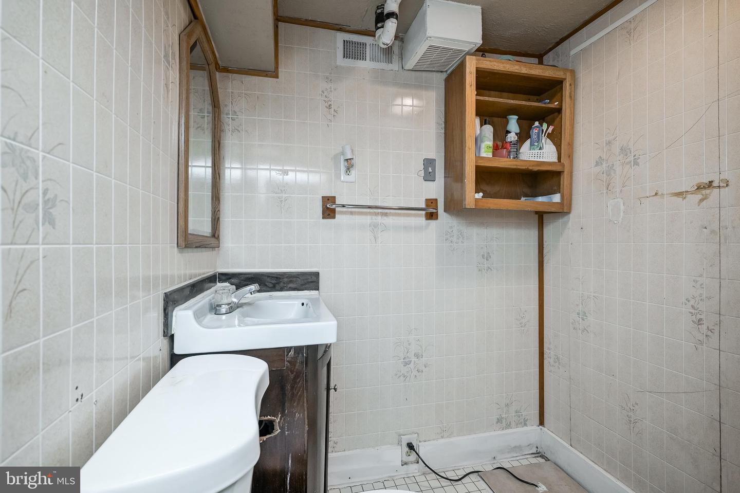 3215 PARKWOOD TER, FALLS CHURCH, Virginia 22042, 6 Bedrooms Bedrooms, ,3 BathroomsBathrooms,Residential,For sale,3215 PARKWOOD TER,VAFX2276858 MLS # VAFX2276858 3215 PARKWOOD TER, FALLS CHURCH, Virginia 22042, 6 Bedrooms Bedrooms, ,3 BathroomsBathrooms,Residential,For sale,3215 PARKWOOD TER,VAFX2276858 MLS # VAFX2276858