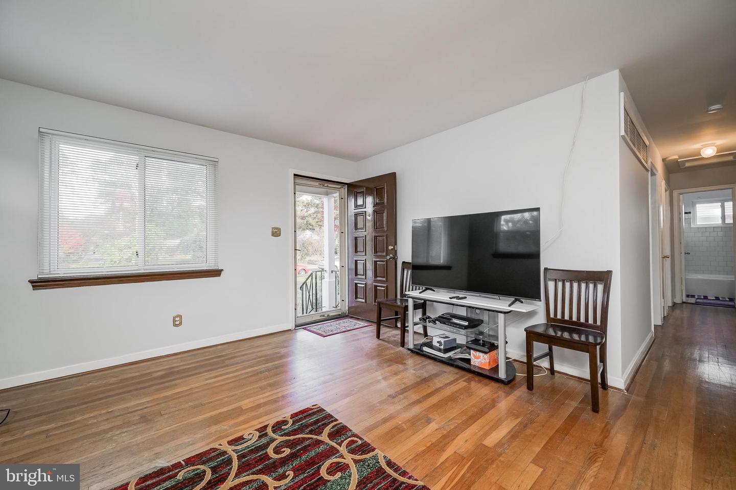 3215 PARKWOOD TER, FALLS CHURCH, Virginia 22042, 6 Bedrooms Bedrooms, ,3 BathroomsBathrooms,Residential,For sale,3215 PARKWOOD TER,VAFX2276858 MLS # VAFX2276858 3215 PARKWOOD TER, FALLS CHURCH, Virginia 22042, 6 Bedrooms Bedrooms, ,3 BathroomsBathrooms,Residential,For sale,3215 PARKWOOD TER,VAFX2276858 MLS # VAFX2276858