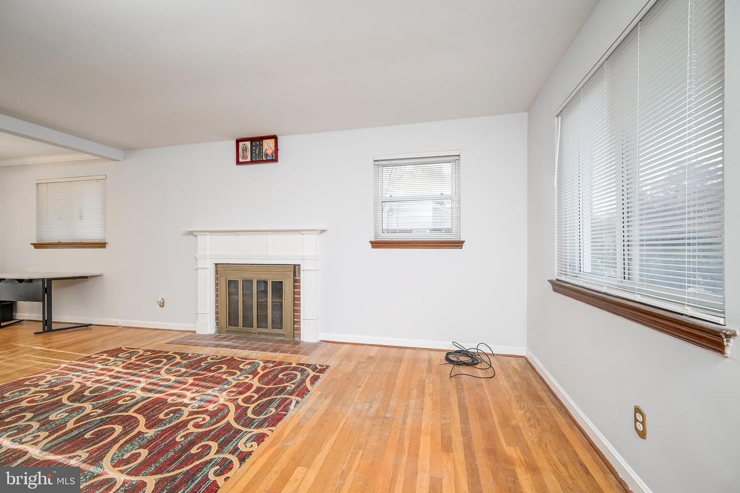 3215 PARKWOOD TER, FALLS CHURCH, Virginia 22042, 6 Bedrooms Bedrooms, ,3 BathroomsBathrooms,Residential,For sale,3215 PARKWOOD TER,VAFX2276858 MLS # VAFX2276858 3215 PARKWOOD TER, FALLS CHURCH, Virginia 22042, 6 Bedrooms Bedrooms, ,3 BathroomsBathrooms,Residential,For sale,3215 PARKWOOD TER,VAFX2276858 MLS # VAFX2276858