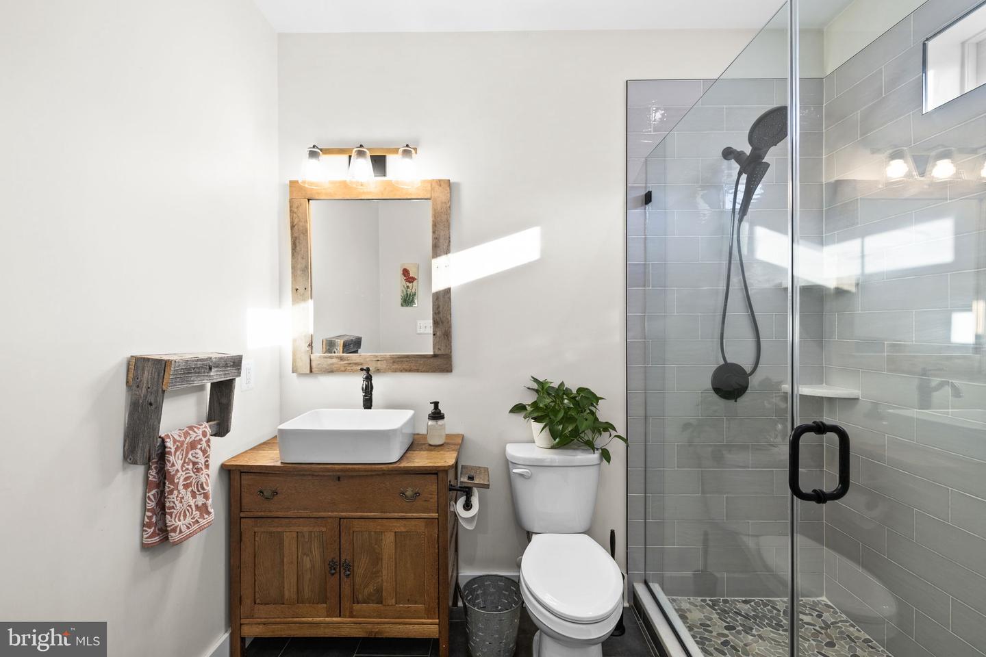 14660 LEE HWY, AMISSVILLE, Virginia 20106, 4 Bedrooms Bedrooms, ,4 BathroomsBathrooms,Residential,For sale,14660 LEE HWY,VARP2002370 MLS # VARP2002370 14660 LEE HWY, AMISSVILLE, Virginia 20106, 4 Bedrooms Bedrooms, ,4 BathroomsBathrooms,Residential,For sale,14660 LEE HWY,VARP2002370 MLS # VARP2002370