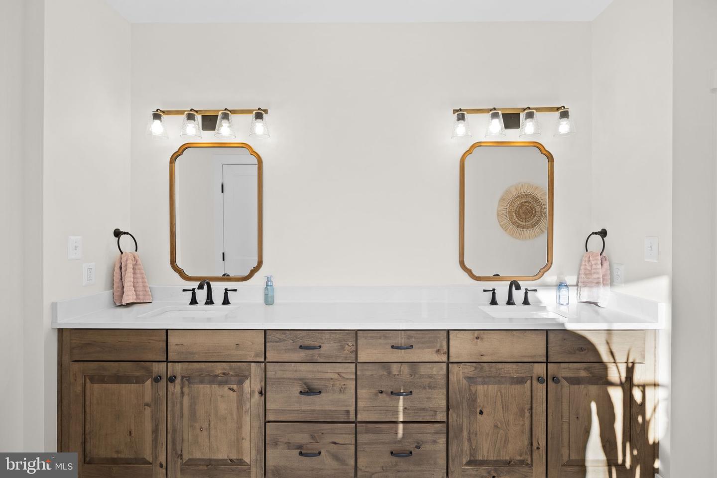 14660 LEE HWY, AMISSVILLE, Virginia 20106, 4 Bedrooms Bedrooms, ,4 BathroomsBathrooms,Residential,For sale,14660 LEE HWY,VARP2002370 MLS # VARP2002370 14660 LEE HWY, AMISSVILLE, Virginia 20106, 4 Bedrooms Bedrooms, ,4 BathroomsBathrooms,Residential,For sale,14660 LEE HWY,VARP2002370 MLS # VARP2002370