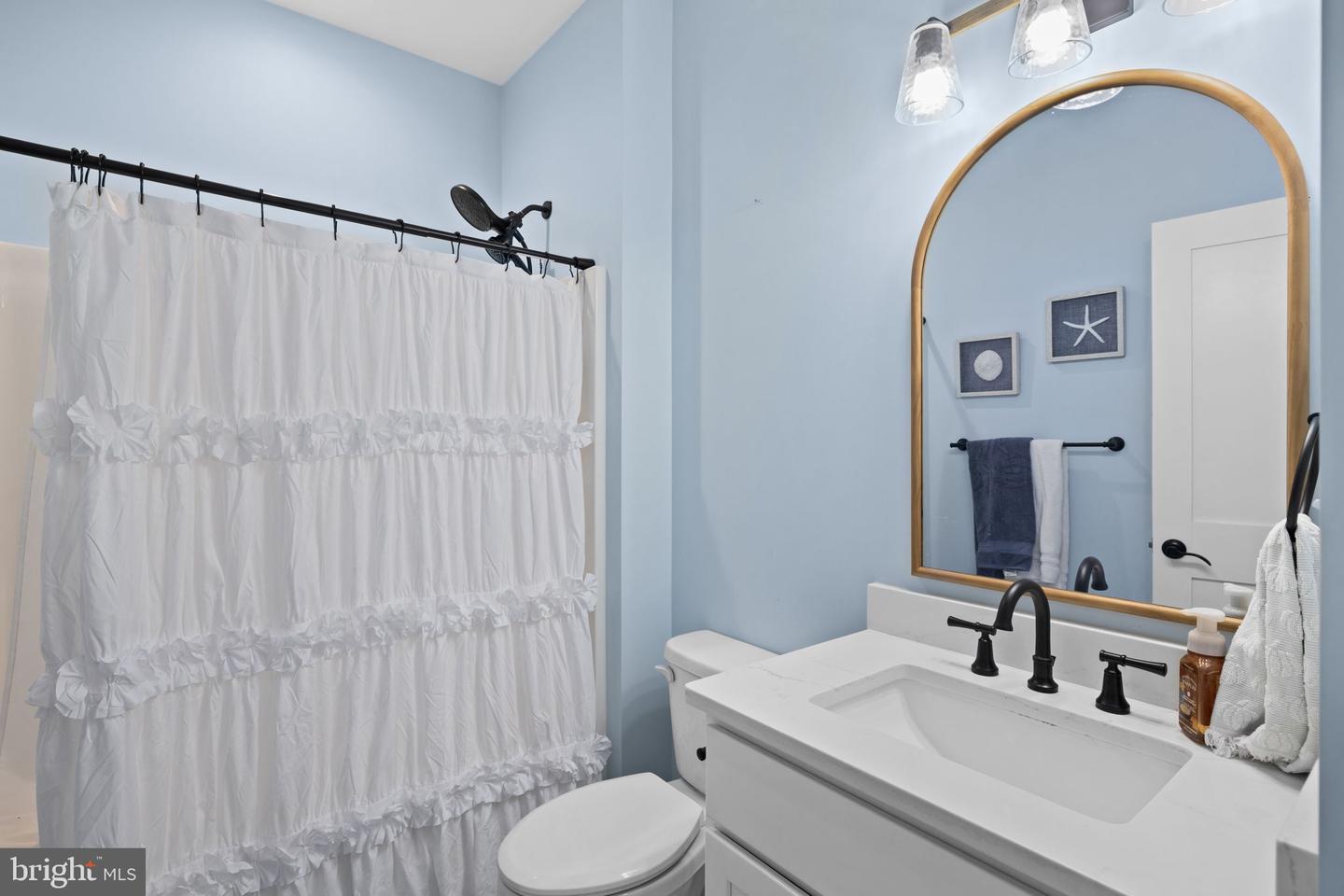 14660 LEE HWY, AMISSVILLE, Virginia 20106, 4 Bedrooms Bedrooms, ,4 BathroomsBathrooms,Residential,For sale,14660 LEE HWY,VARP2002370 MLS # VARP2002370 14660 LEE HWY, AMISSVILLE, Virginia 20106, 4 Bedrooms Bedrooms, ,4 BathroomsBathrooms,Residential,For sale,14660 LEE HWY,VARP2002370 MLS # VARP2002370