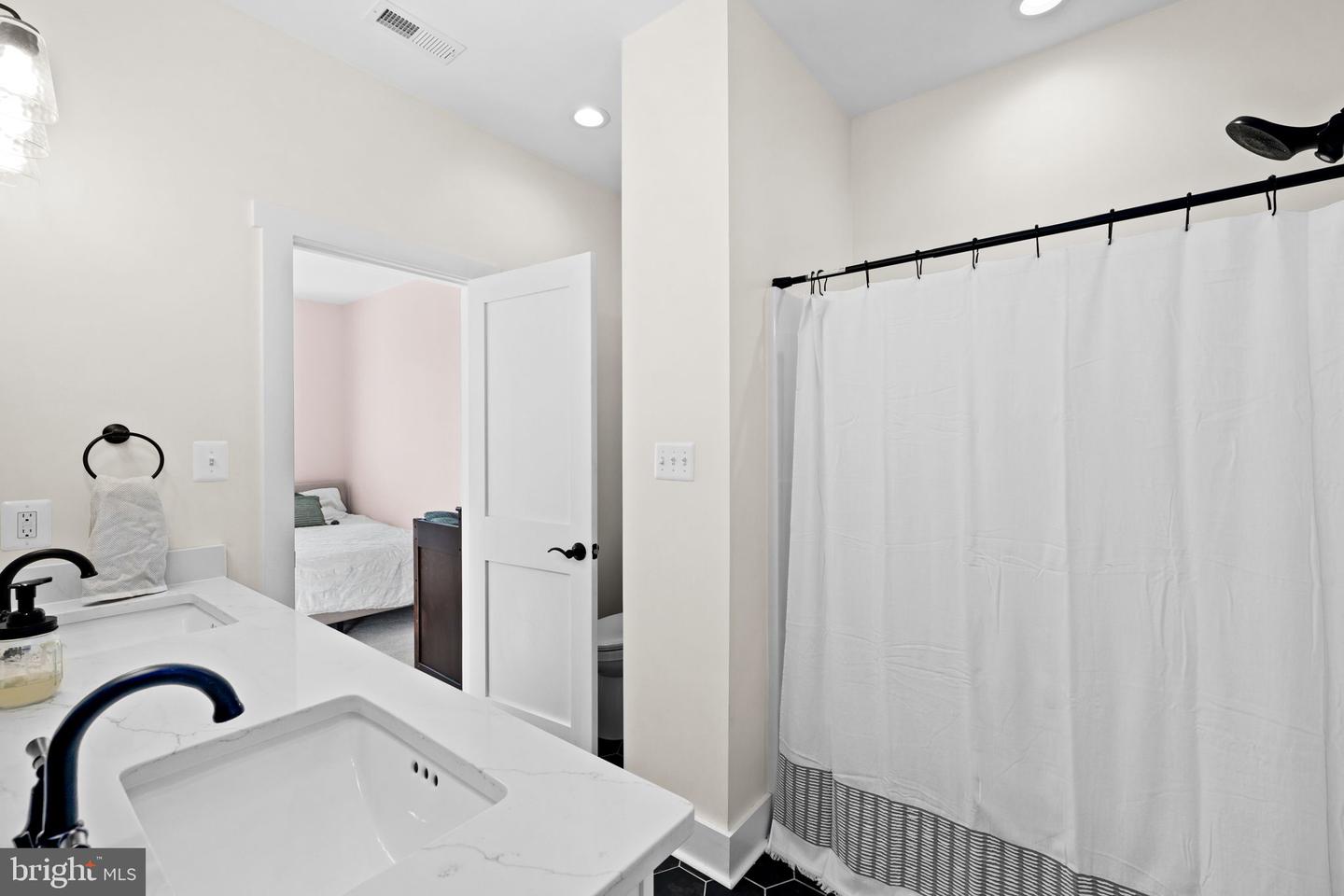 14660 LEE HWY, AMISSVILLE, Virginia 20106, 4 Bedrooms Bedrooms, ,4 BathroomsBathrooms,Residential,For sale,14660 LEE HWY,VARP2002370 MLS # VARP2002370 14660 LEE HWY, AMISSVILLE, Virginia 20106, 4 Bedrooms Bedrooms, ,4 BathroomsBathrooms,Residential,For sale,14660 LEE HWY,VARP2002370 MLS # VARP2002370