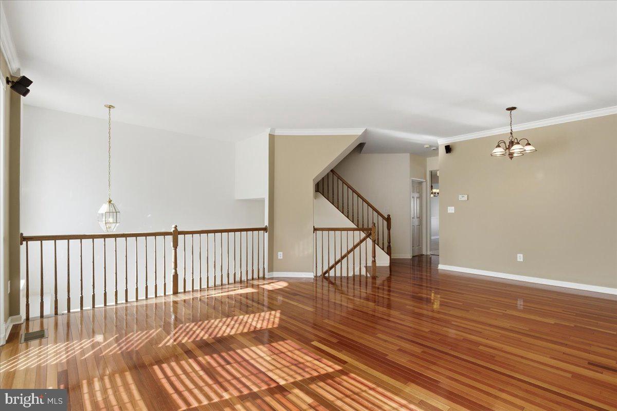 6636 HUNTER CREEK LN, ALEXANDRIA, Virginia 22315, 3 Bedrooms Bedrooms, ,3 BathroomsBathrooms,Residential,For sale,6636 HUNTER CREEK LN,VAFX2276974 MLS # VAFX2276974 6636 HUNTER CREEK LN, ALEXANDRIA, Virginia 22315, 3 Bedrooms Bedrooms, ,3 BathroomsBathrooms,Residential,For sale,6636 HUNTER CREEK LN,VAFX2276974 MLS # VAFX2276974