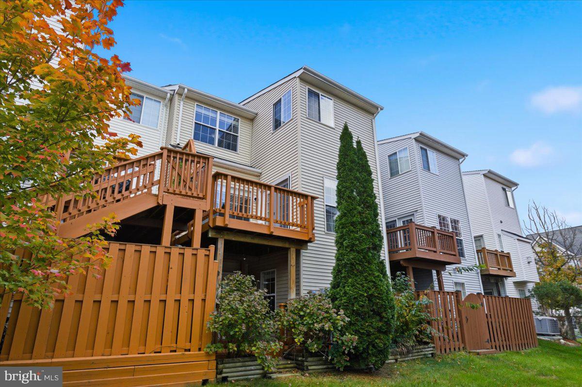 6636 HUNTER CREEK LN, ALEXANDRIA, Virginia 22315, 3 Bedrooms Bedrooms, ,3 BathroomsBathrooms,Residential,For sale,6636 HUNTER CREEK LN,VAFX2276974 MLS # VAFX2276974 6636 HUNTER CREEK LN, ALEXANDRIA, Virginia 22315, 3 Bedrooms Bedrooms, ,3 BathroomsBathrooms,Residential,For sale,6636 HUNTER CREEK LN,VAFX2276974 MLS # VAFX2276974