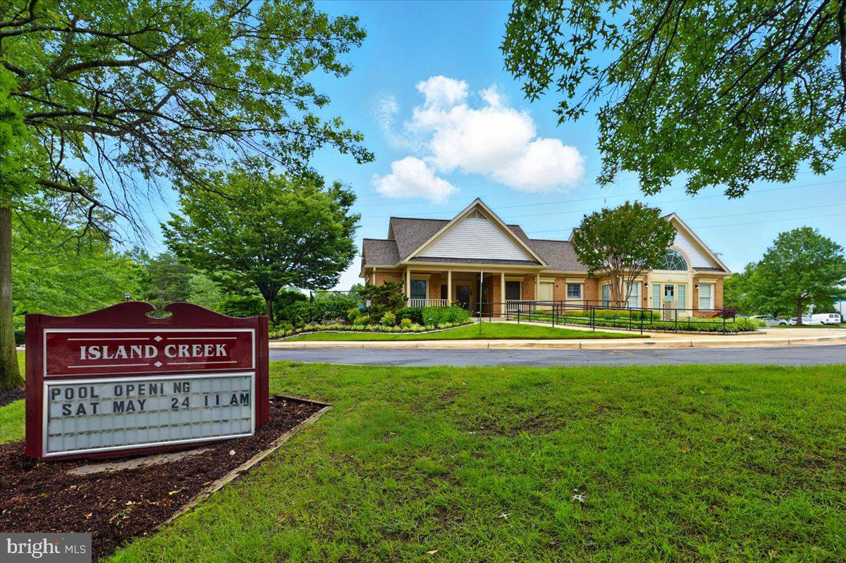 6636 HUNTER CREEK LN, ALEXANDRIA, Virginia 22315, 3 Bedrooms Bedrooms, ,3 BathroomsBathrooms,Residential,For sale,6636 HUNTER CREEK LN,VAFX2276974 MLS # VAFX2276974 6636 HUNTER CREEK LN, ALEXANDRIA, Virginia 22315, 3 Bedrooms Bedrooms, ,3 BathroomsBathrooms,Residential,For sale,6636 HUNTER CREEK LN,VAFX2276974 MLS # VAFX2276974