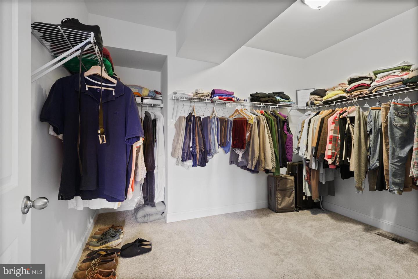 25970 LIQUIDAMBAR LN, ALDIE, Virginia 20105, 5 Bedrooms Bedrooms, ,4 BathroomsBathrooms,Residential,For sale,25970 LIQUIDAMBAR LN,VALO2110112 MLS # VALO2110112 25970 LIQUIDAMBAR LN, ALDIE, Virginia 20105, 5 Bedrooms Bedrooms, ,4 BathroomsBathrooms,Residential,For sale,25970 LIQUIDAMBAR LN,VALO2110112 MLS # VALO2110112