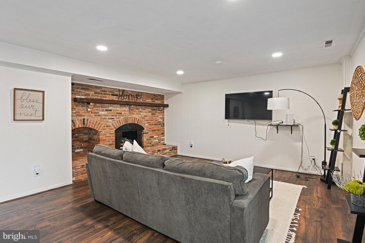 3175 STONEHURST DR, FAIRFAX, Virginia 22031, 3 Bedrooms Bedrooms, 7 Rooms Rooms,2 BathroomsBathrooms,Residential,For sale,3175 STONEHURST DR,VAFX2277054 MLS # VAFX2277054 3175 STONEHURST DR, FAIRFAX, Virginia 22031, 3 Bedrooms Bedrooms, 7 Rooms Rooms,2 BathroomsBathrooms,Residential,For sale,3175 STONEHURST DR,VAFX2277054 MLS # VAFX2277054