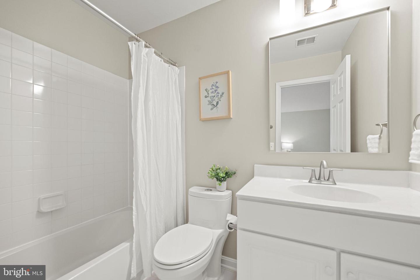 12816 OWENS GLEN DR, FAIRFAX, Virginia 22030, 4 Bedrooms Bedrooms, ,4 BathroomsBathrooms,Residential,For sale,12816 OWENS GLEN DR,VAFX2277112 MLS # VAFX2277112 12816 OWENS GLEN DR, FAIRFAX, Virginia 22030, 4 Bedrooms Bedrooms, ,4 BathroomsBathrooms,Residential,For sale,12816 OWENS GLEN DR,VAFX2277112 MLS # VAFX2277112