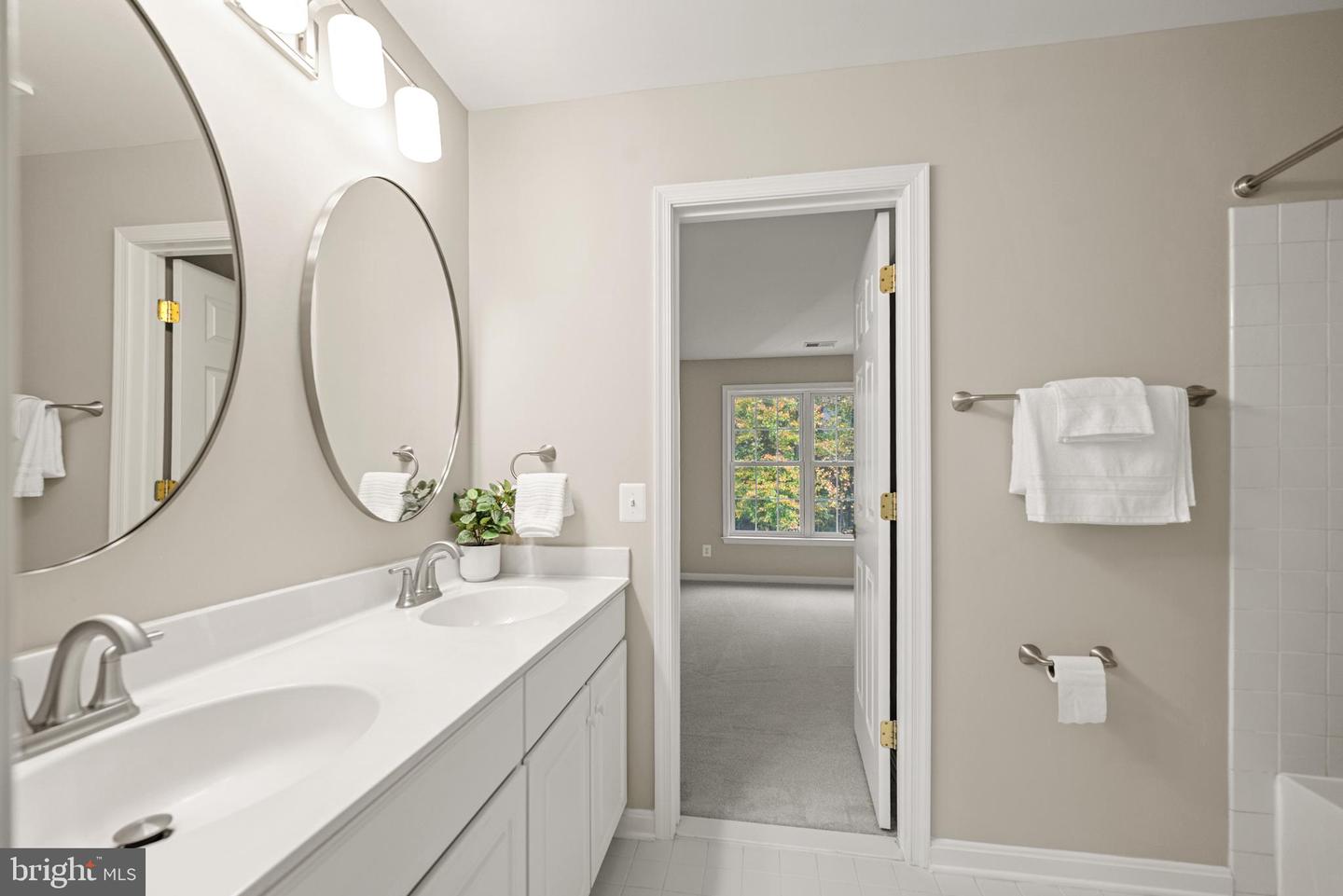 12816 OWENS GLEN DR, FAIRFAX, Virginia 22030, 4 Bedrooms Bedrooms, ,4 BathroomsBathrooms,Residential,For sale,12816 OWENS GLEN DR,VAFX2277112 MLS # VAFX2277112 12816 OWENS GLEN DR, FAIRFAX, Virginia 22030, 4 Bedrooms Bedrooms, ,4 BathroomsBathrooms,Residential,For sale,12816 OWENS GLEN DR,VAFX2277112 MLS # VAFX2277112