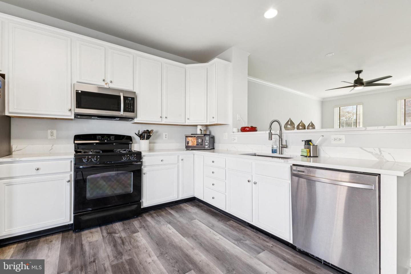 25390 SHIPLEY TER, CHANTILLY, Virginia 20152, 3 Bedrooms Bedrooms, ,3 BathroomsBathrooms,Residential,For sale,25390 SHIPLEY TER,VALO2110314 MLS # VALO2110314 25390 SHIPLEY TER, CHANTILLY, Virginia 20152, 3 Bedrooms Bedrooms, ,3 BathroomsBathrooms,Residential,For sale,25390 SHIPLEY TER,VALO2110314 MLS # VALO2110314