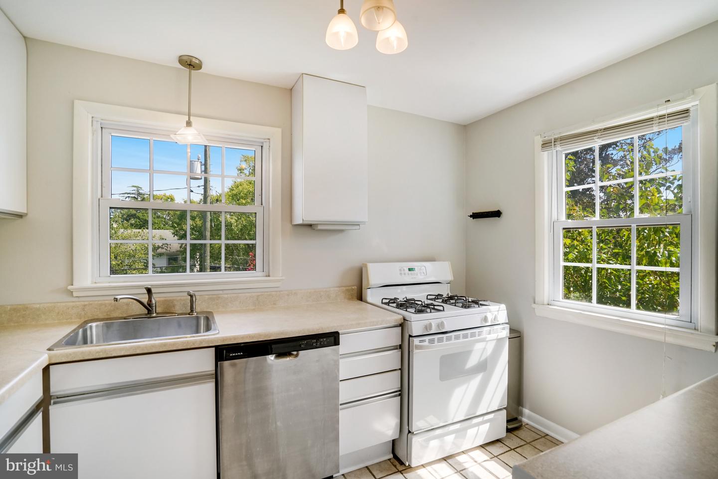 706 N CLEVELAND ST, ARLINGTON, Virginia 22201, 6 Bedrooms Bedrooms, ,3 BathroomsBathrooms,Residential,For sale,706 N CLEVELAND ST,VAAR2065616 MLS # VAAR2065616 706 N CLEVELAND ST, ARLINGTON, Virginia 22201, 6 Bedrooms Bedrooms, ,3 BathroomsBathrooms,Residential,For sale,706 N CLEVELAND ST,VAAR2065616 MLS # VAAR2065616