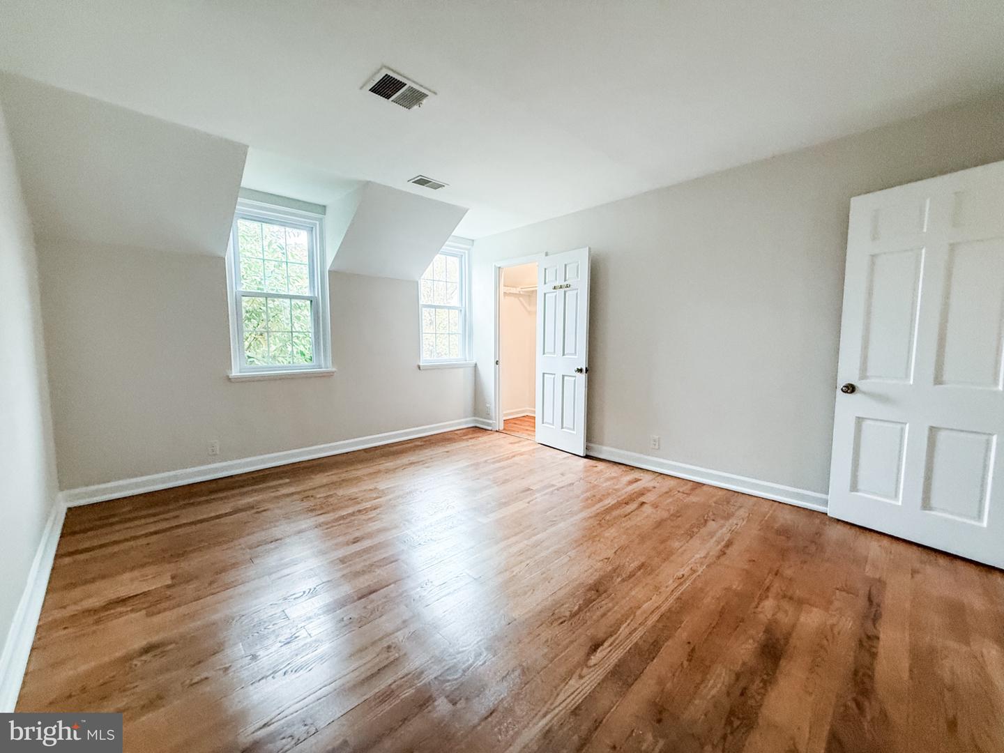 4671 36TH ST S #A, ARLINGTON, Virginia 22206, 2 Bedrooms Bedrooms, 9 Rooms Rooms,2 BathroomsBathrooms,Residential,For sale,4671 36TH ST S #A,VAAR2065638 MLS # VAAR2065638 4671 36TH ST S #A, ARLINGTON, Virginia 22206, 2 Bedrooms Bedrooms, 9 Rooms Rooms,2 BathroomsBathrooms,Residential,For sale,4671 36TH ST S #A,VAAR2065638 MLS # VAAR2065638