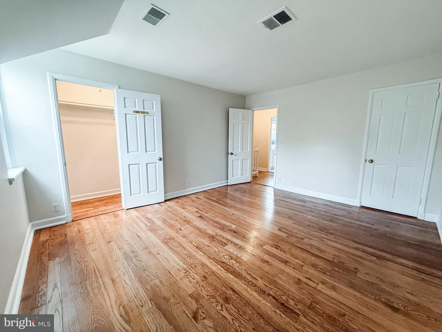 4671 36TH ST S #A, ARLINGTON, Virginia 22206, 2 Bedrooms Bedrooms, 9 Rooms Rooms,2 BathroomsBathrooms,Residential,For sale,4671 36TH ST S #A,VAAR2065638 MLS # VAAR2065638 4671 36TH ST S #A, ARLINGTON, Virginia 22206, 2 Bedrooms Bedrooms, 9 Rooms Rooms,2 BathroomsBathrooms,Residential,For sale,4671 36TH ST S #A,VAAR2065638 MLS # VAAR2065638