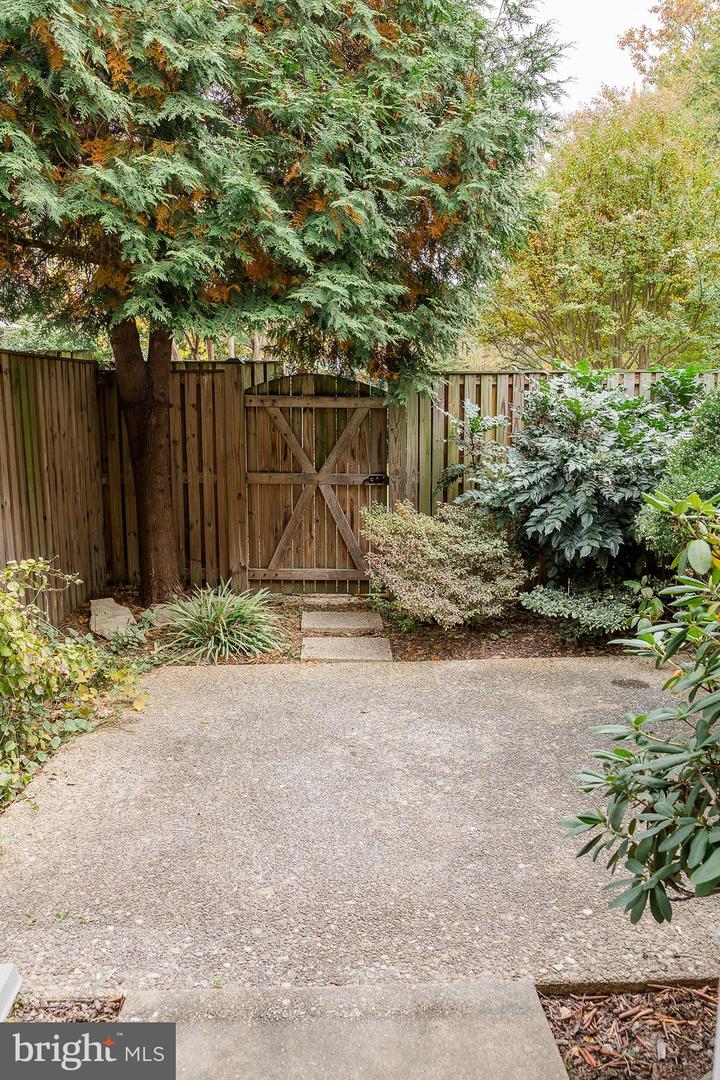 4671 36TH ST S #A, ARLINGTON, Virginia 22206, 2 Bedrooms Bedrooms, 9 Rooms Rooms,2 BathroomsBathrooms,Residential,For sale,4671 36TH ST S #A,VAAR2065638 MLS # VAAR2065638 4671 36TH ST S #A, ARLINGTON, Virginia 22206, 2 Bedrooms Bedrooms, 9 Rooms Rooms,2 BathroomsBathrooms,Residential,For sale,4671 36TH ST S #A,VAAR2065638 MLS # VAAR2065638