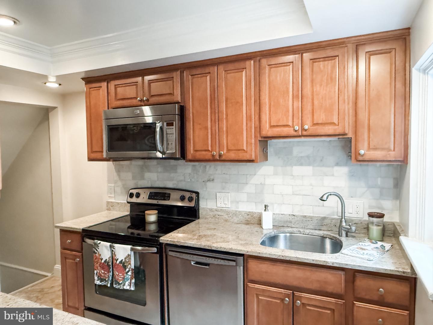 4671 36TH ST S #A, ARLINGTON, Virginia 22206, 2 Bedrooms Bedrooms, 9 Rooms Rooms,2 BathroomsBathrooms,Residential,For sale,4671 36TH ST S #A,VAAR2065638 MLS # VAAR2065638 4671 36TH ST S #A, ARLINGTON, Virginia 22206, 2 Bedrooms Bedrooms, 9 Rooms Rooms,2 BathroomsBathrooms,Residential,For sale,4671 36TH ST S #A,VAAR2065638 MLS # VAAR2065638