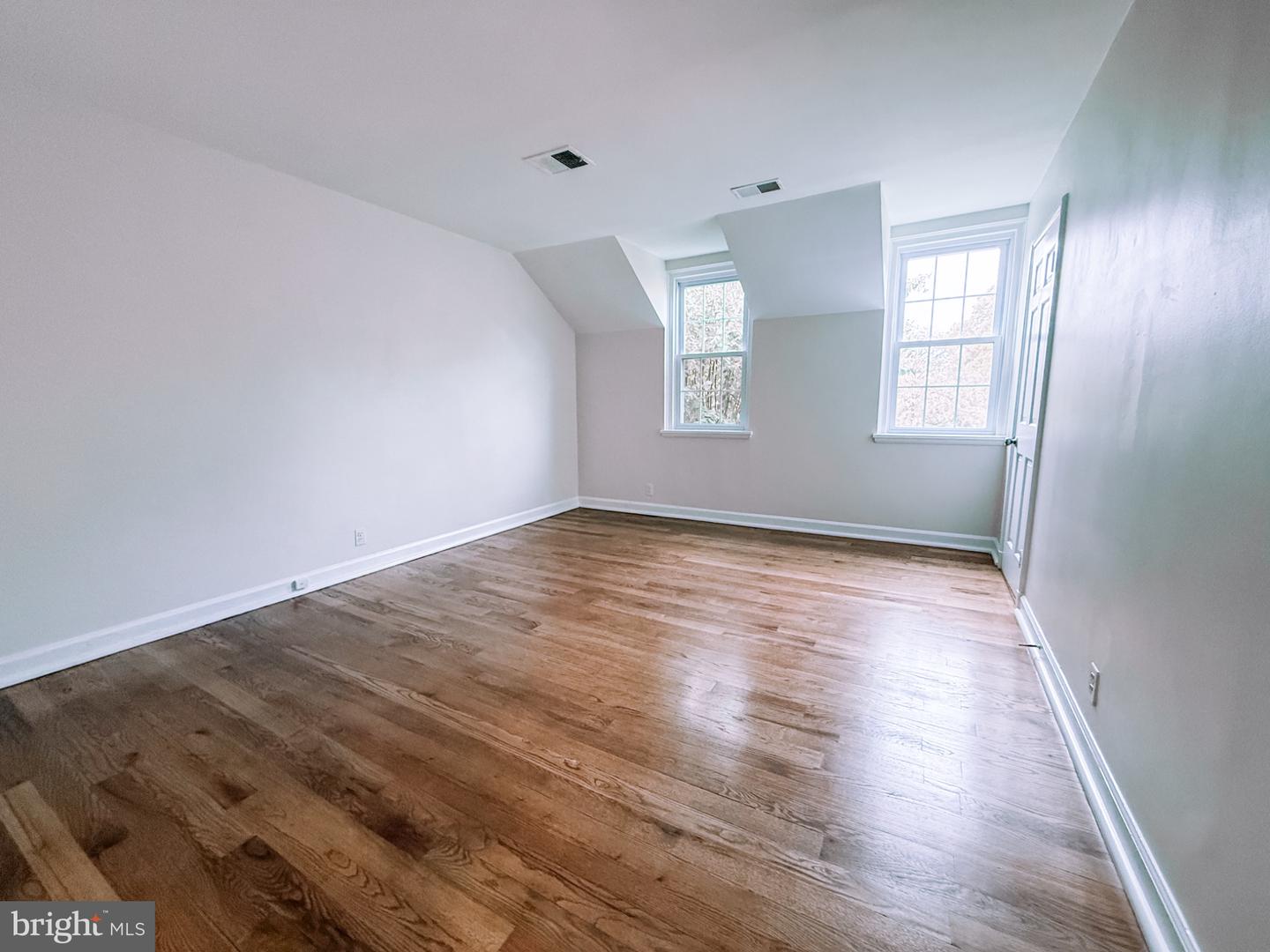 4671 36TH ST S #A, ARLINGTON, Virginia 22206, 2 Bedrooms Bedrooms, 9 Rooms Rooms,2 BathroomsBathrooms,Residential,For sale,4671 36TH ST S #A,VAAR2065638 MLS # VAAR2065638 4671 36TH ST S #A, ARLINGTON, Virginia 22206, 2 Bedrooms Bedrooms, 9 Rooms Rooms,2 BathroomsBathrooms,Residential,For sale,4671 36TH ST S #A,VAAR2065638 MLS # VAAR2065638