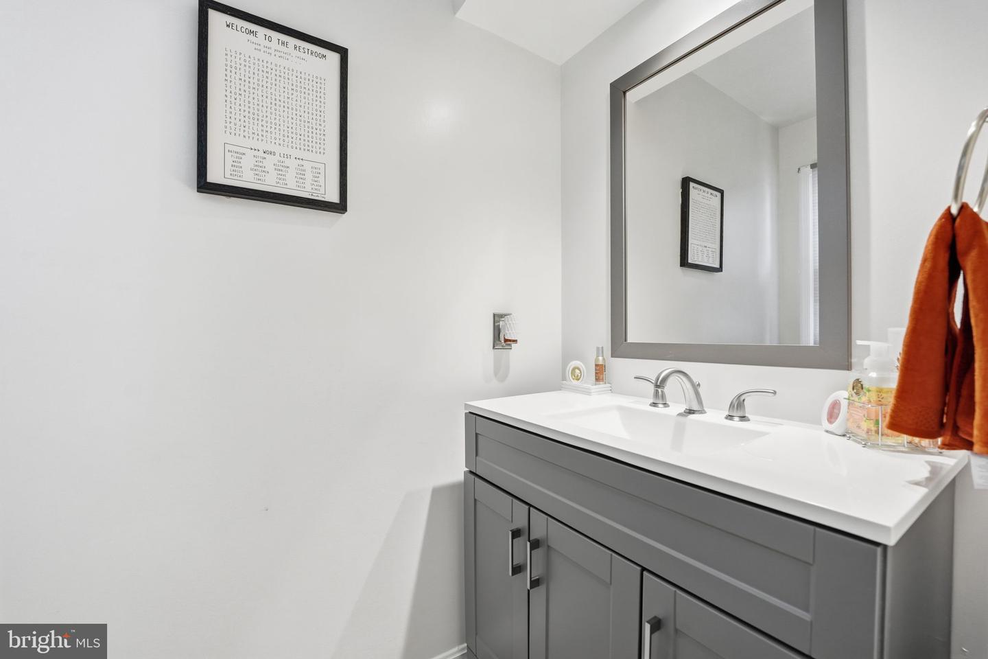 4114 HAMPSTEAD LN, WOODBRIDGE, Virginia 22192, 3 Bedrooms Bedrooms, ,3 BathroomsBathrooms,Residential,For sale,4114 HAMPSTEAD LN,VAPW2107194 MLS # VAPW2107194