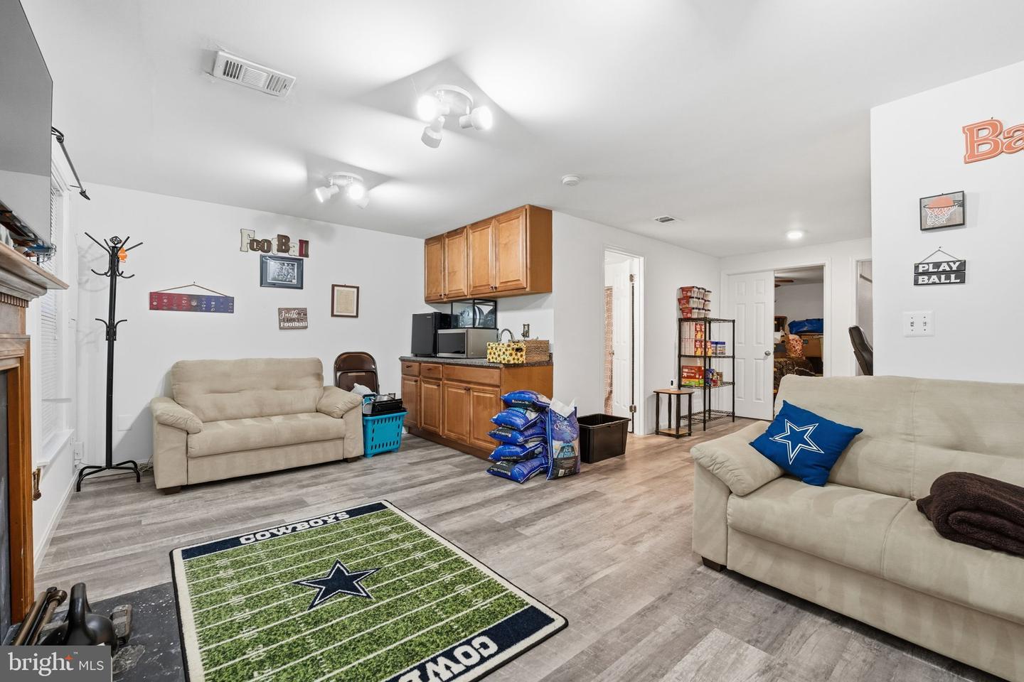 4114 HAMPSTEAD LN, WOODBRIDGE, Virginia 22192, 3 Bedrooms Bedrooms, ,3 BathroomsBathrooms,Residential,For sale,4114 HAMPSTEAD LN,VAPW2107194 MLS # VAPW2107194