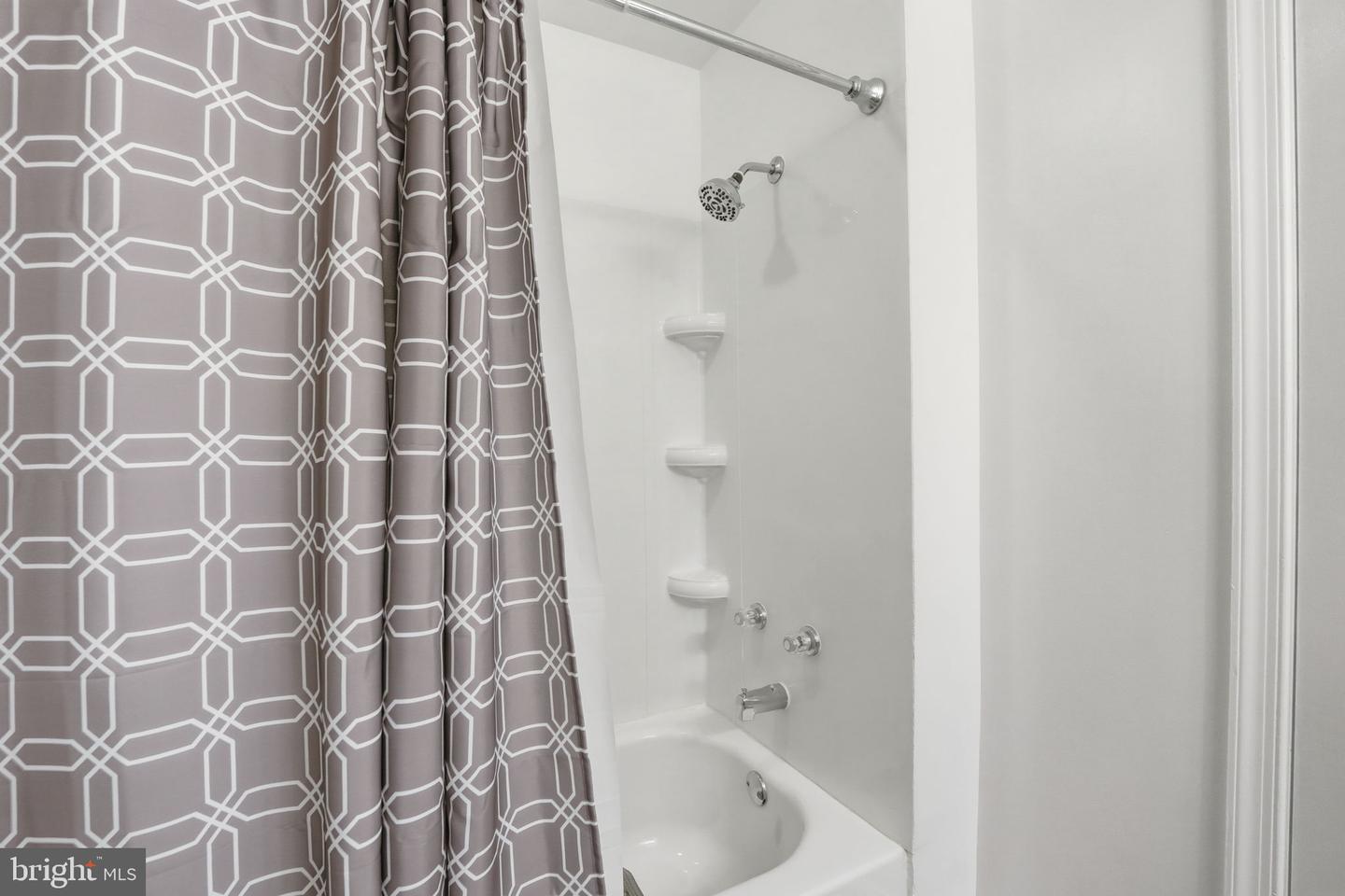 4114 HAMPSTEAD LN, WOODBRIDGE, Virginia 22192, 3 Bedrooms Bedrooms, ,3 BathroomsBathrooms,Residential,For sale,4114 HAMPSTEAD LN,VAPW2107194 MLS # VAPW2107194