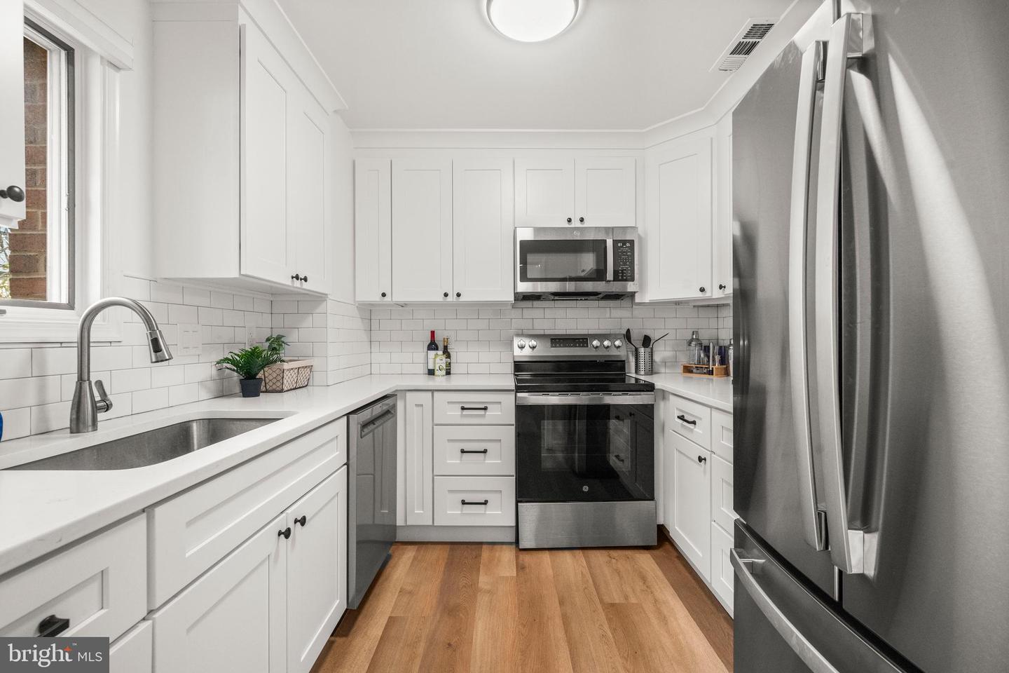 1109 N TAYLOR ST #B, ARLINGTON, Virginia 22201, 3 Bedrooms Bedrooms, 7 Rooms Rooms,2 BathroomsBathrooms,Residential,For sale,1109 N TAYLOR ST #B,VAAR2065688 MLS # VAAR2065688 1109 N TAYLOR ST #B, ARLINGTON, Virginia 22201, 3 Bedrooms Bedrooms, 7 Rooms Rooms,2 BathroomsBathrooms,Residential,For sale,1109 N TAYLOR ST #B,VAAR2065688 MLS # VAAR2065688