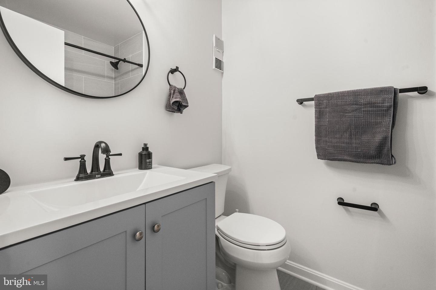 1109 N TAYLOR ST #B, ARLINGTON, Virginia 22201, 3 Bedrooms Bedrooms, 7 Rooms Rooms,2 BathroomsBathrooms,Residential,For sale,1109 N TAYLOR ST #B,VAAR2065688 MLS # VAAR2065688 1109 N TAYLOR ST #B, ARLINGTON, Virginia 22201, 3 Bedrooms Bedrooms, 7 Rooms Rooms,2 BathroomsBathrooms,Residential,For sale,1109 N TAYLOR ST #B,VAAR2065688 MLS # VAAR2065688