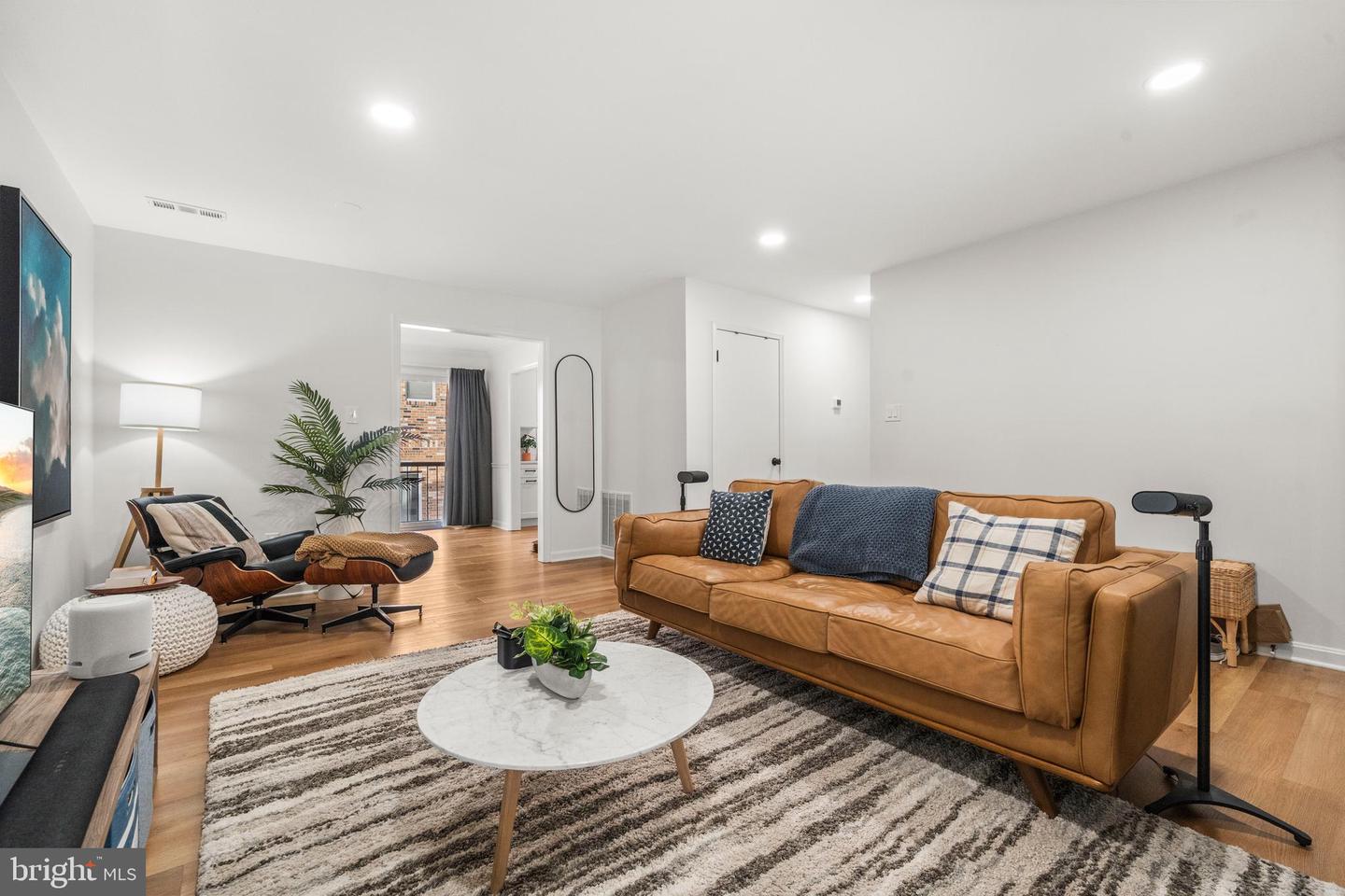 1109 N TAYLOR ST #B, ARLINGTON, Virginia 22201, 3 Bedrooms Bedrooms, 7 Rooms Rooms,2 BathroomsBathrooms,Residential,For sale,1109 N TAYLOR ST #B,VAAR2065688 MLS # VAAR2065688 1109 N TAYLOR ST #B, ARLINGTON, Virginia 22201, 3 Bedrooms Bedrooms, 7 Rooms Rooms,2 BathroomsBathrooms,Residential,For sale,1109 N TAYLOR ST #B,VAAR2065688 MLS # VAAR2065688