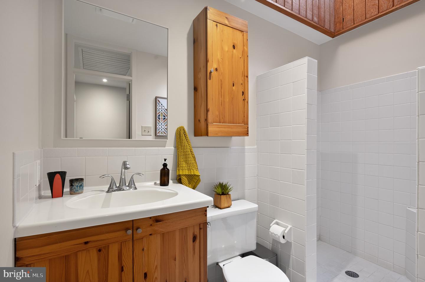 7214 REBECCA DR, ALEXANDRIA, Virginia 22307, 4 Bedrooms Bedrooms, ,1 BathroomBathrooms,Residential,For sale,7214 REBECCA DR,VAFX2277522 MLS # VAFX2277522 7214 REBECCA DR, ALEXANDRIA, Virginia 22307, 4 Bedrooms Bedrooms, ,1 BathroomBathrooms,Residential,For sale,7214 REBECCA DR,VAFX2277522 MLS # VAFX2277522