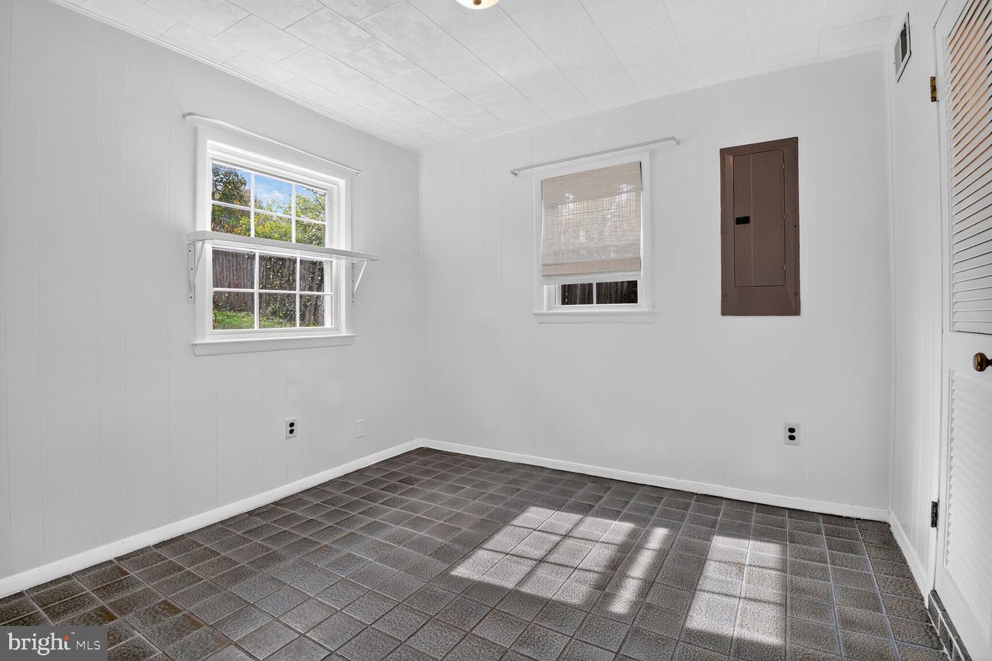 3203 ELMWOOD DR, ALEXANDRIA, Virginia 22303, 3 Bedrooms Bedrooms, ,2 BathroomsBathrooms,Residential,For sale,3203 ELMWOOD DR,VAFX2277526 MLS # VAFX2277526 3203 ELMWOOD DR, ALEXANDRIA, Virginia 22303, 3 Bedrooms Bedrooms, ,2 BathroomsBathrooms,Residential,For sale,3203 ELMWOOD DR,VAFX2277526 MLS # VAFX2277526