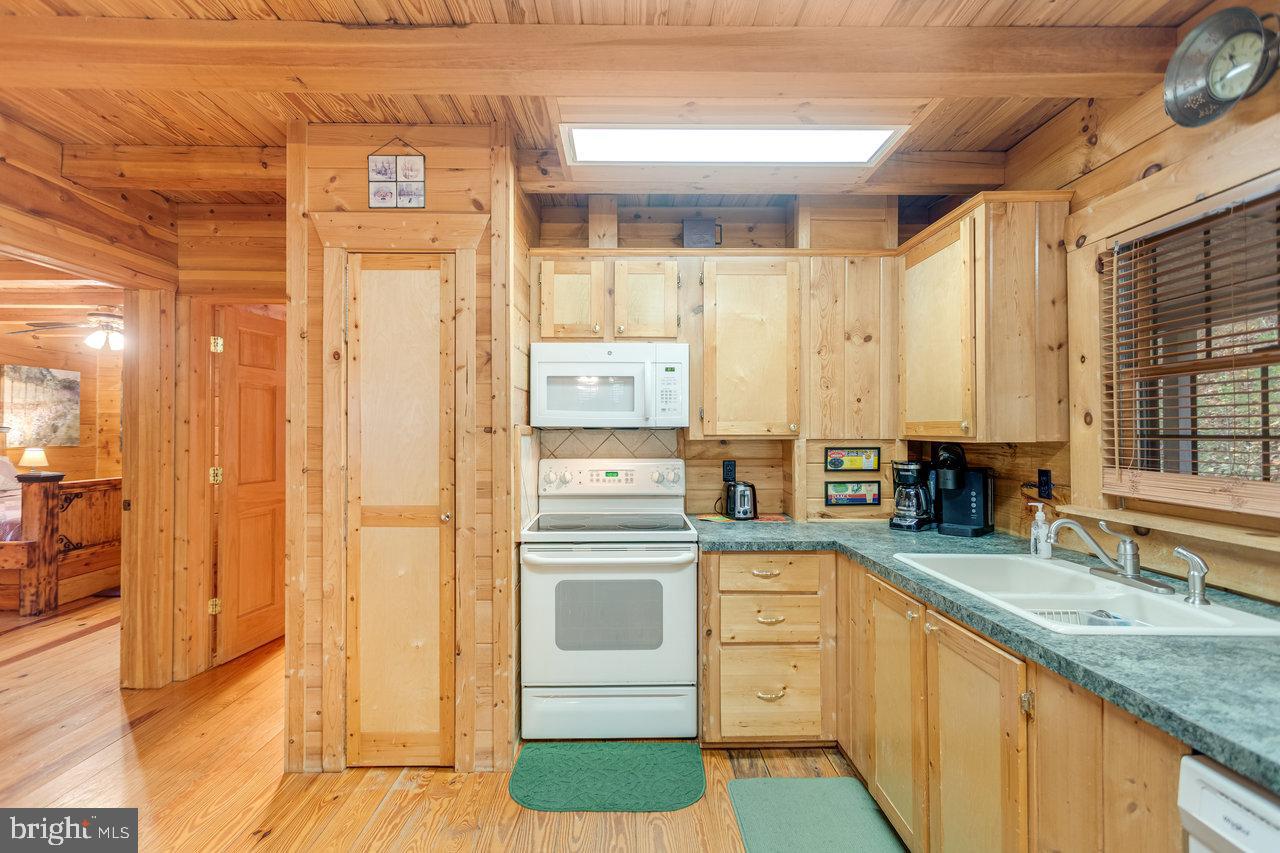 900 CROOKED RUN RD, SHENANDOAH, Virginia 22849, 2 Bedrooms Bedrooms, ,2 BathroomsBathrooms,Residential,For sale,900 CROOKED RUN RD,VAPA2005570 MLS # VAPA2005570 900 CROOKED RUN RD, SHENANDOAH, Virginia 22849, 2 Bedrooms Bedrooms, ,2 BathroomsBathrooms,Residential,For sale,900 CROOKED RUN RD,VAPA2005570 MLS # VAPA2005570