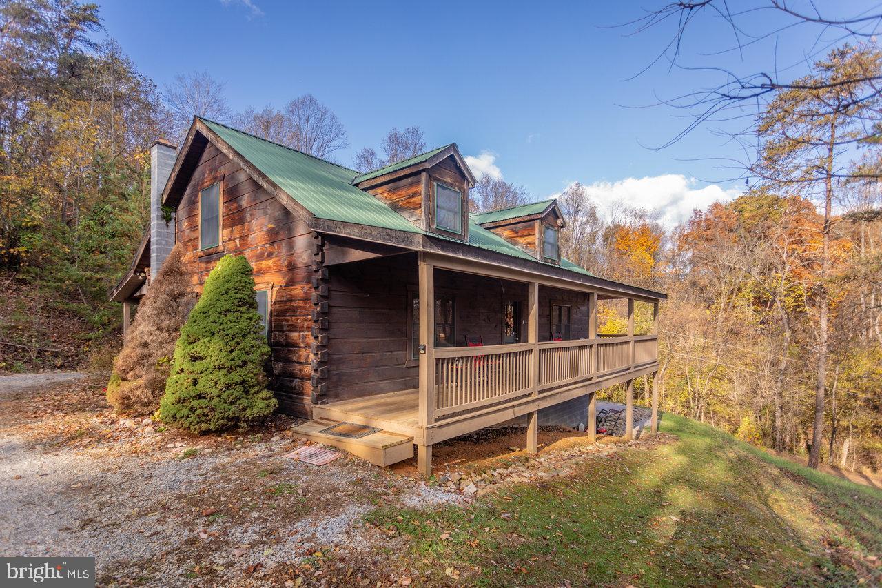 900 CROOKED RUN RD, SHENANDOAH, Virginia 22849, 2 Bedrooms Bedrooms, ,2 BathroomsBathrooms,Residential,For sale,900 CROOKED RUN RD,VAPA2005570 MLS # VAPA2005570 900 CROOKED RUN RD, SHENANDOAH, Virginia 22849, 2 Bedrooms Bedrooms, ,2 BathroomsBathrooms,Residential,For sale,900 CROOKED RUN RD,VAPA2005570 MLS # VAPA2005570