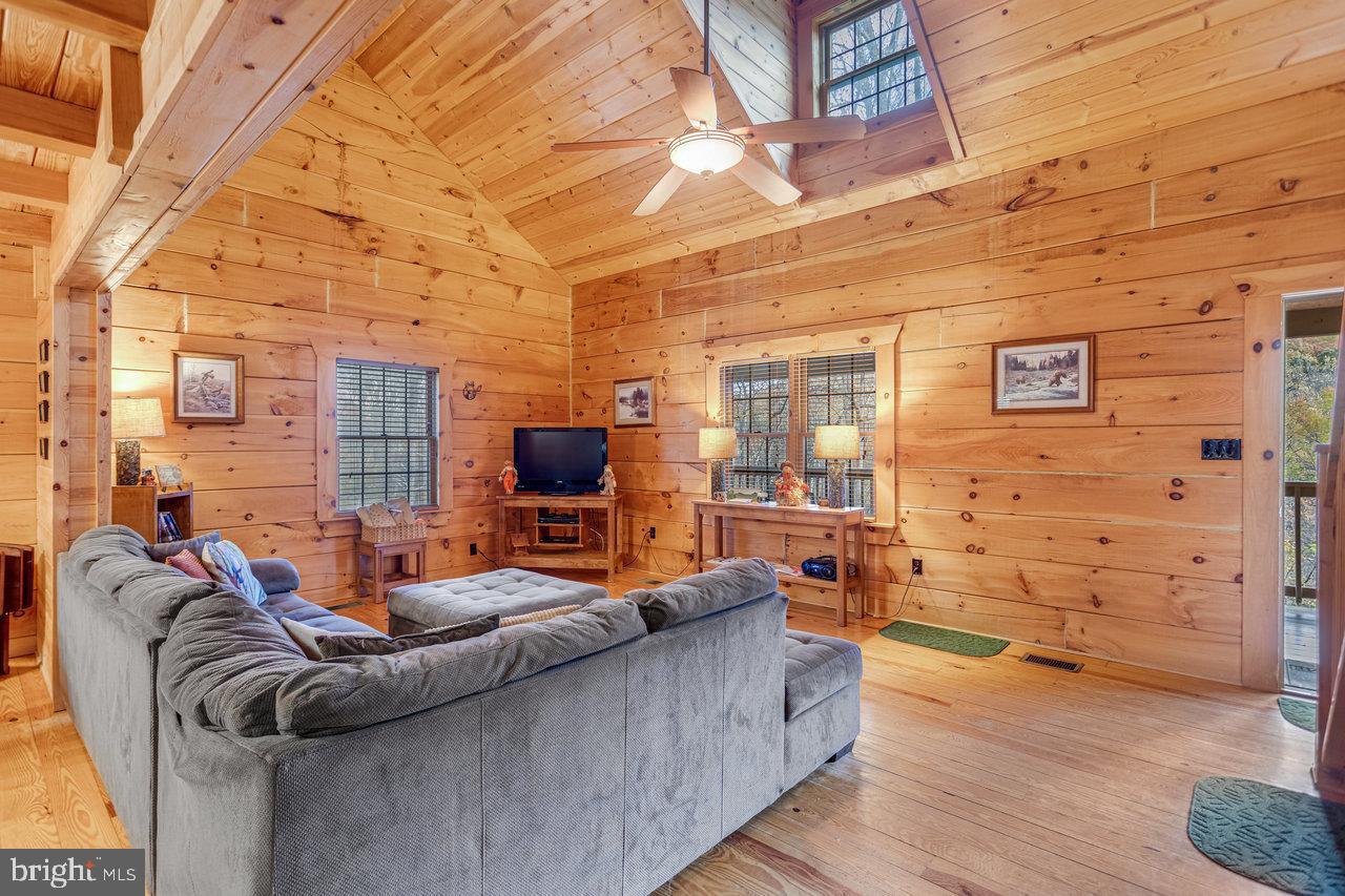 900 CROOKED RUN RD, SHENANDOAH, Virginia 22849, 2 Bedrooms Bedrooms, ,2 BathroomsBathrooms,Residential,For sale,900 CROOKED RUN RD,VAPA2005570 MLS # VAPA2005570 900 CROOKED RUN RD, SHENANDOAH, Virginia 22849, 2 Bedrooms Bedrooms, ,2 BathroomsBathrooms,Residential,For sale,900 CROOKED RUN RD,VAPA2005570 MLS # VAPA2005570