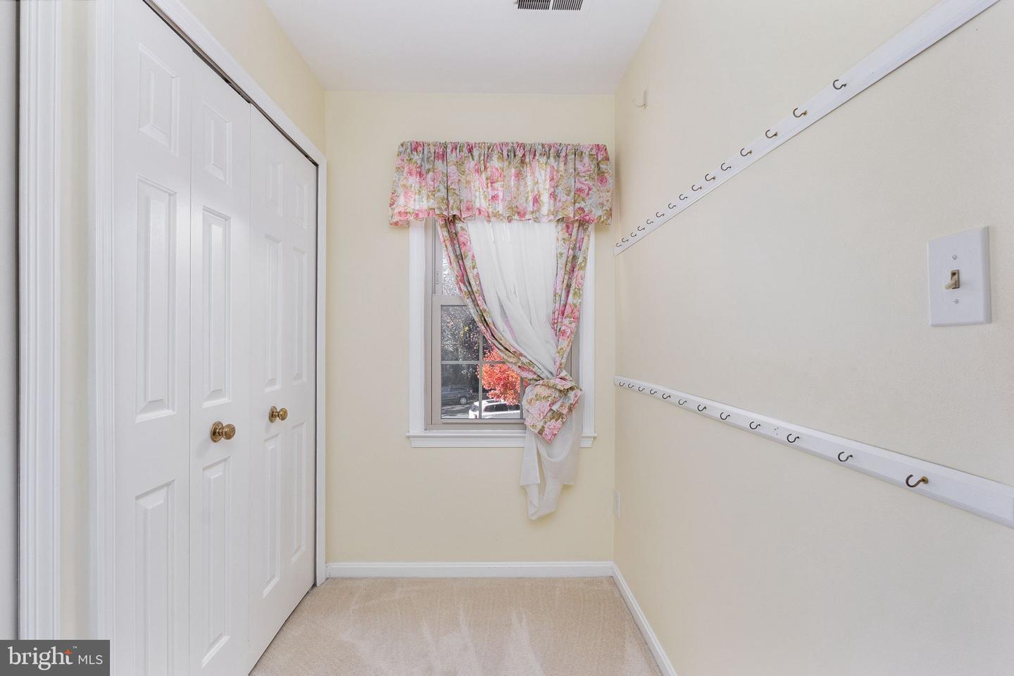 5453 CHESHIRE MEADOWS WAY, FAIRFAX, Virginia 22032, 3 Bedrooms Bedrooms, 13 Rooms Rooms,3 BathroomsBathrooms,Residential,For sale,5453 CHESHIRE MEADOWS WAY,VAFX2277990 MLS # VAFX2277990 5453 CHESHIRE MEADOWS WAY, FAIRFAX, Virginia 22032, 3 Bedrooms Bedrooms, 13 Rooms Rooms,3 BathroomsBathrooms,Residential,For sale,5453 CHESHIRE MEADOWS WAY,VAFX2277990 MLS # VAFX2277990