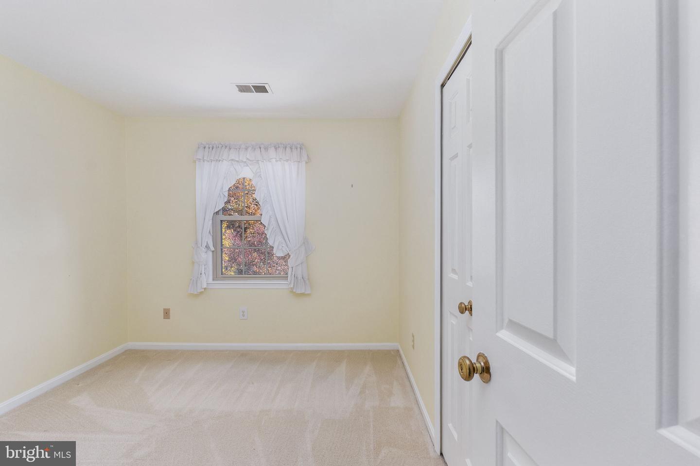 5453 CHESHIRE MEADOWS WAY, FAIRFAX, Virginia 22032, 3 Bedrooms Bedrooms, 13 Rooms Rooms,3 BathroomsBathrooms,Residential,For sale,5453 CHESHIRE MEADOWS WAY,VAFX2277990 MLS # VAFX2277990 5453 CHESHIRE MEADOWS WAY, FAIRFAX, Virginia 22032, 3 Bedrooms Bedrooms, 13 Rooms Rooms,3 BathroomsBathrooms,Residential,For sale,5453 CHESHIRE MEADOWS WAY,VAFX2277990 MLS # VAFX2277990