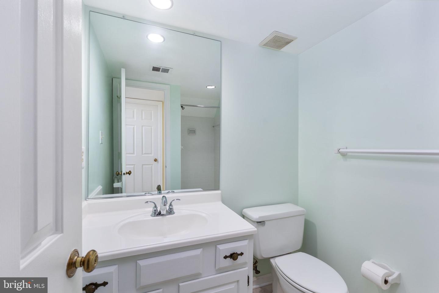 5453 CHESHIRE MEADOWS WAY, FAIRFAX, Virginia 22032, 3 Bedrooms Bedrooms, 13 Rooms Rooms,3 BathroomsBathrooms,Residential,For sale,5453 CHESHIRE MEADOWS WAY,VAFX2277990 MLS # VAFX2277990 5453 CHESHIRE MEADOWS WAY, FAIRFAX, Virginia 22032, 3 Bedrooms Bedrooms, 13 Rooms Rooms,3 BathroomsBathrooms,Residential,For sale,5453 CHESHIRE MEADOWS WAY,VAFX2277990 MLS # VAFX2277990