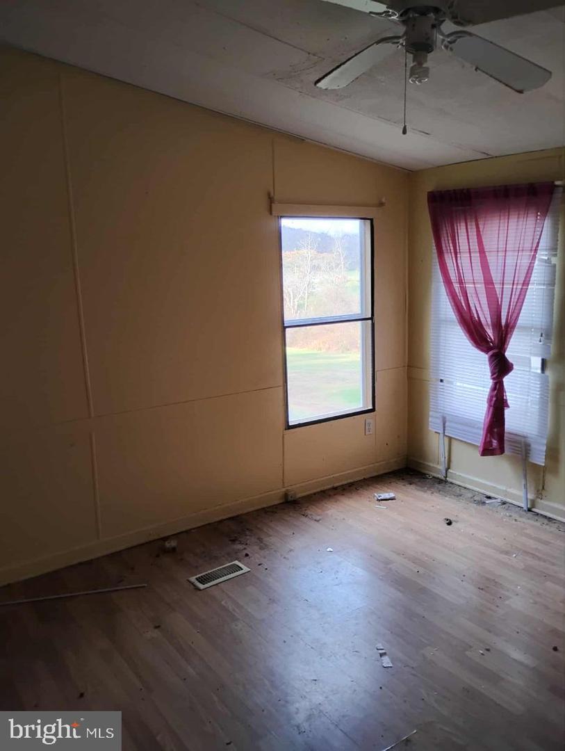 549 BUFFALO MOUNTAIN RD, WILLIS, Virginia 24380, 3 Bedrooms Bedrooms, ,2 BathroomsBathrooms,Residential,For sale,549 BUFFALO MOUNTAIN RD,VAFD2000014 MLS # VAFD2000014