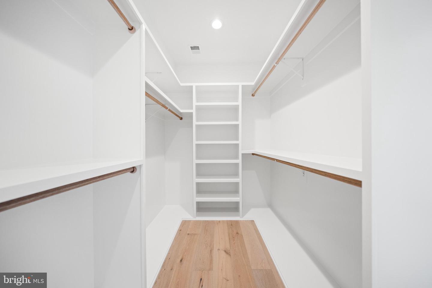 600 29TH RD S, ARLINGTON, Virginia 22202, 5 Bedrooms Bedrooms, ,5 BathroomsBathrooms,Residential,For sale,600 29TH RD S,VAAR2065744 MLS # VAAR2065744