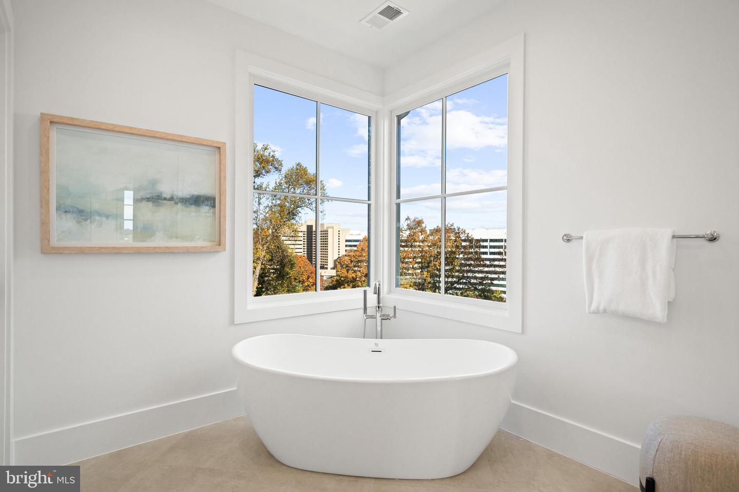 600 29TH RD S, ARLINGTON, Virginia 22202, 5 Bedrooms Bedrooms, ,5 BathroomsBathrooms,Residential,For sale,600 29TH RD S,VAAR2065744 MLS # VAAR2065744