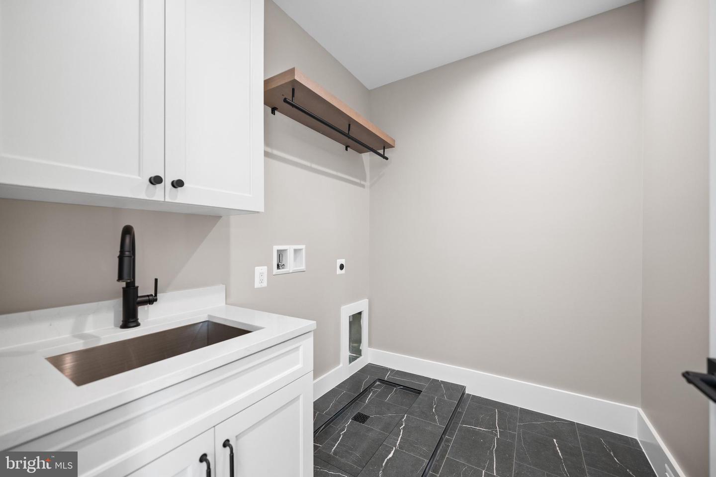 600 29TH RD S, ARLINGTON, Virginia 22202, 5 Bedrooms Bedrooms, ,5 BathroomsBathrooms,Residential,For sale,600 29TH RD S,VAAR2065744 MLS # VAAR2065744