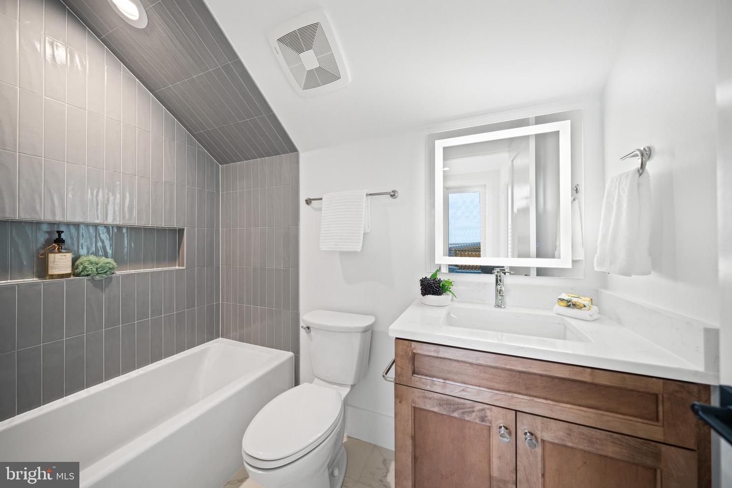 600 29TH RD S, ARLINGTON, Virginia 22202, 5 Bedrooms Bedrooms, ,5 BathroomsBathrooms,Residential,For sale,600 29TH RD S,VAAR2065744 MLS # VAAR2065744