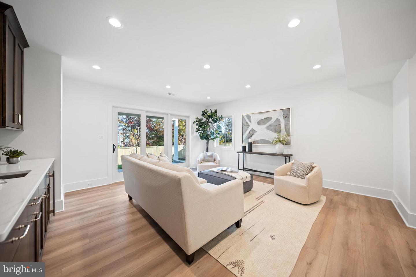 600 29TH RD S, ARLINGTON, Virginia 22202, 5 Bedrooms Bedrooms, ,5 BathroomsBathrooms,Residential,For sale,600 29TH RD S,VAAR2065744 MLS # VAAR2065744