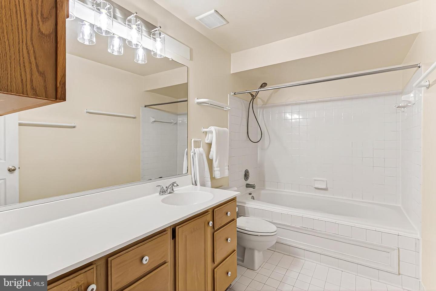 12217 FAIRFIELD HOUSE DR #106A, FAIRFAX, Virginia 22033, 2 Bedrooms Bedrooms, ,2 BathroomsBathrooms,Residential,For sale,12217 FAIRFIELD HOUSE DR #106A,VAFX2278028 MLS # VAFX2278028 12217 FAIRFIELD HOUSE DR #106A, FAIRFAX, Virginia 22033, 2 Bedrooms Bedrooms, ,2 BathroomsBathrooms,Residential,For sale,12217 FAIRFIELD HOUSE DR #106A,VAFX2278028 MLS # VAFX2278028