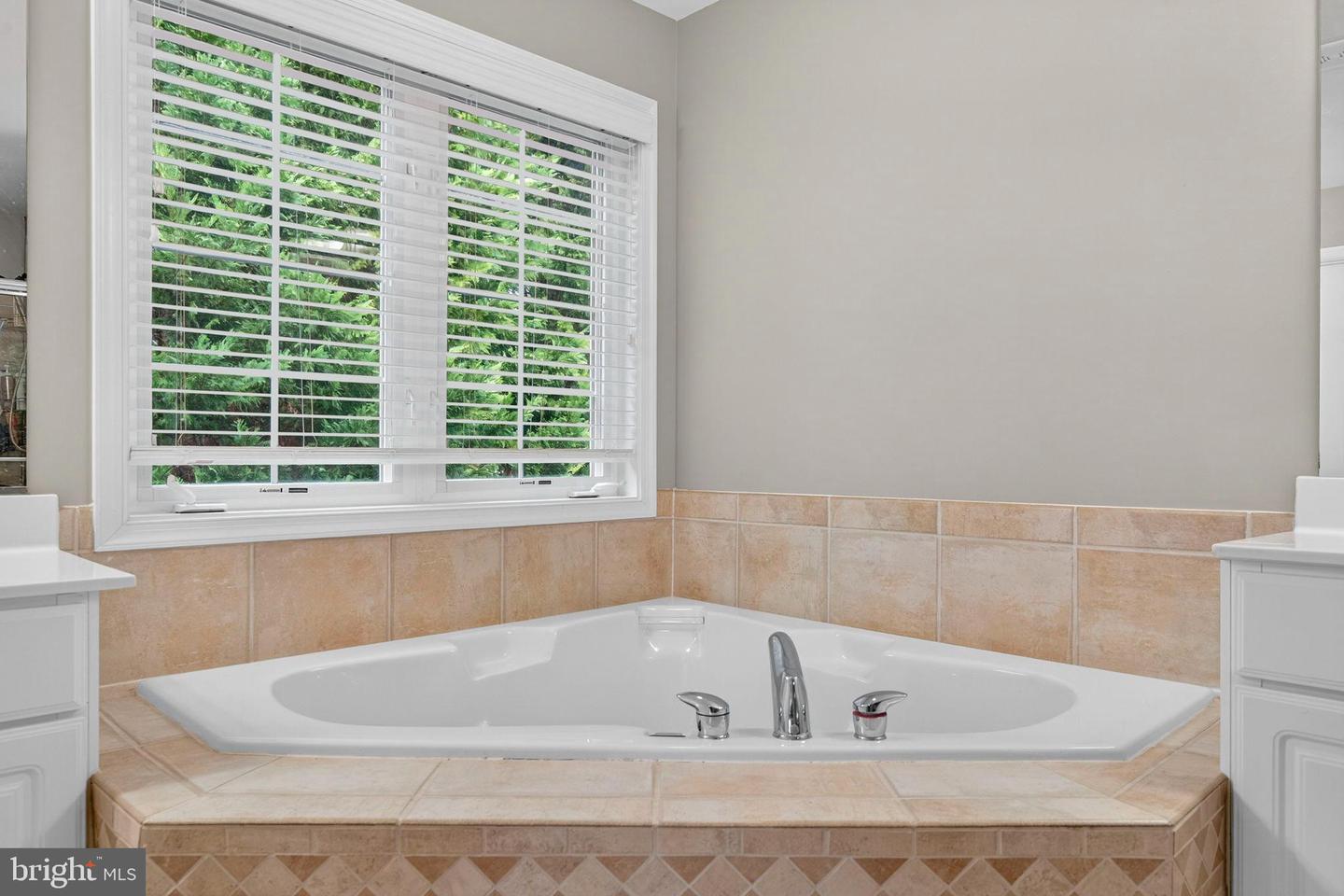 7631 MOVERN LN, WARRENTON, Virginia 20187, 4 Bedrooms Bedrooms, 17 Rooms Rooms,3 BathroomsBathrooms,Residential,For sale,7631 MOVERN LN,VAFQ2019592 MLS # VAFQ2019592 7631 MOVERN LN, WARRENTON, Virginia 20187, 4 Bedrooms Bedrooms, 17 Rooms Rooms,3 BathroomsBathrooms,Residential,For sale,7631 MOVERN LN,VAFQ2019592 MLS # VAFQ2019592