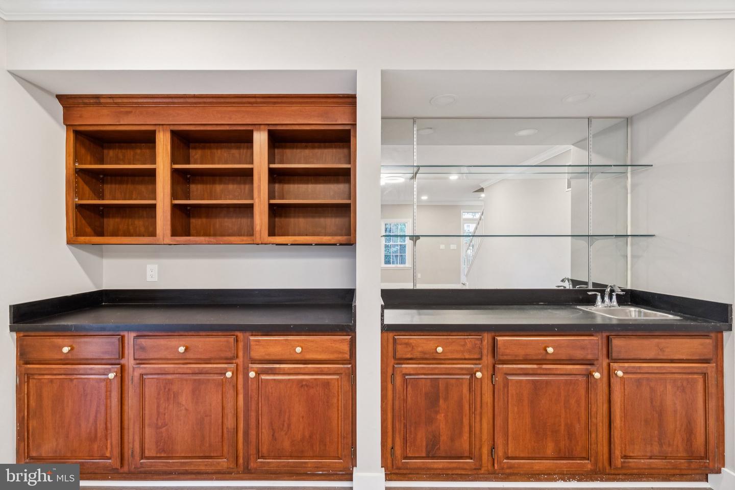 6481 SHARON KAY CT, ALEXANDRIA, Virginia 22310, 3 Bedrooms Bedrooms, ,2 BathroomsBathrooms,Residential,For sale,6481 SHARON KAY CT,VAFX2278082 MLS # VAFX2278082 6481 SHARON KAY CT, ALEXANDRIA, Virginia 22310, 3 Bedrooms Bedrooms, ,2 BathroomsBathrooms,Residential,For sale,6481 SHARON KAY CT,VAFX2278082 MLS # VAFX2278082